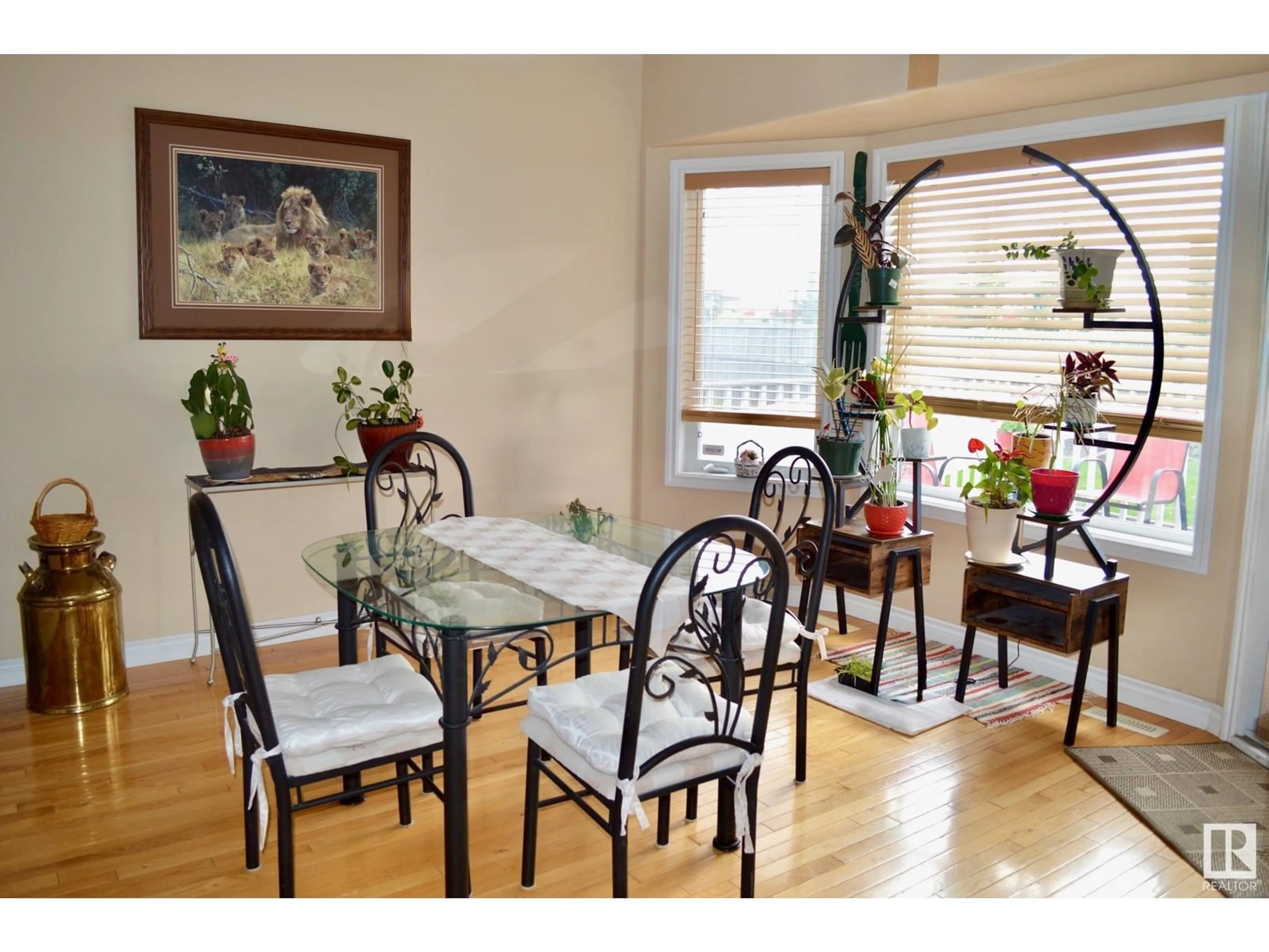 Dining room, wood/laminate floor for 16832 79 ST, Edmonton Alberta T5Z3Y9