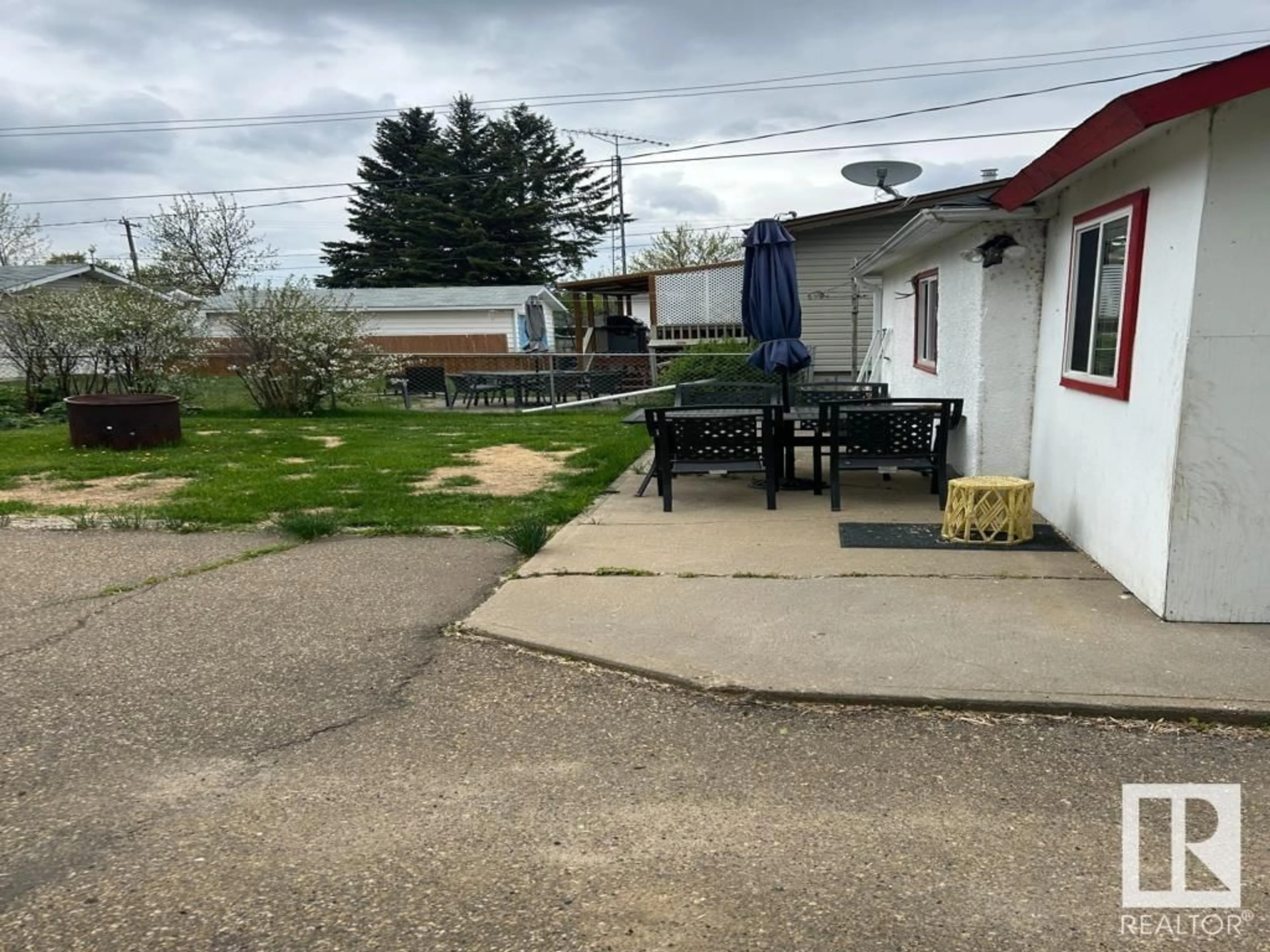 Patio, street for 4522 51 ST, Smoky Lake Town Alberta T0A3C0