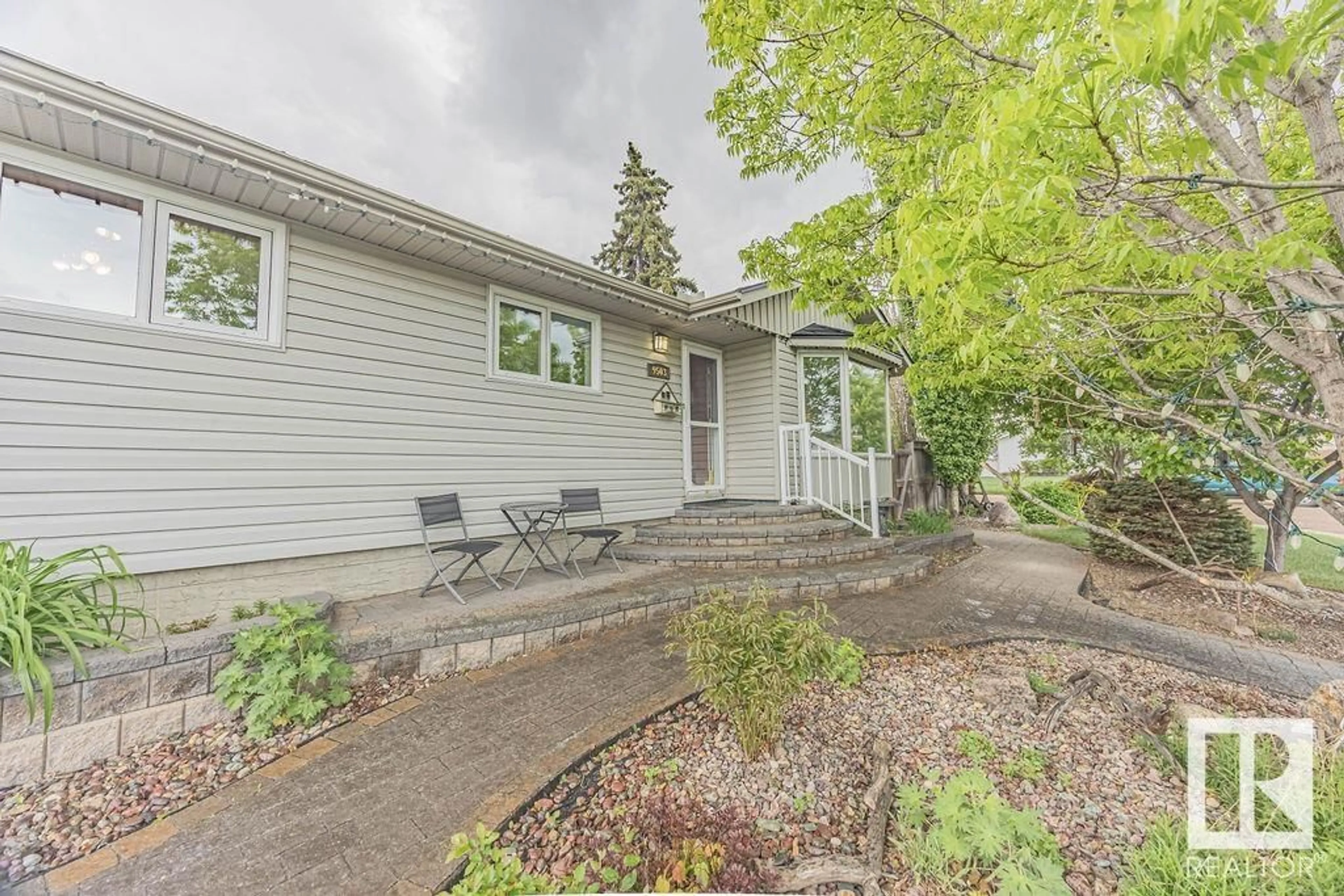 Patio, street for NW - 9503 54 ST, Edmonton Alberta T6B1H4