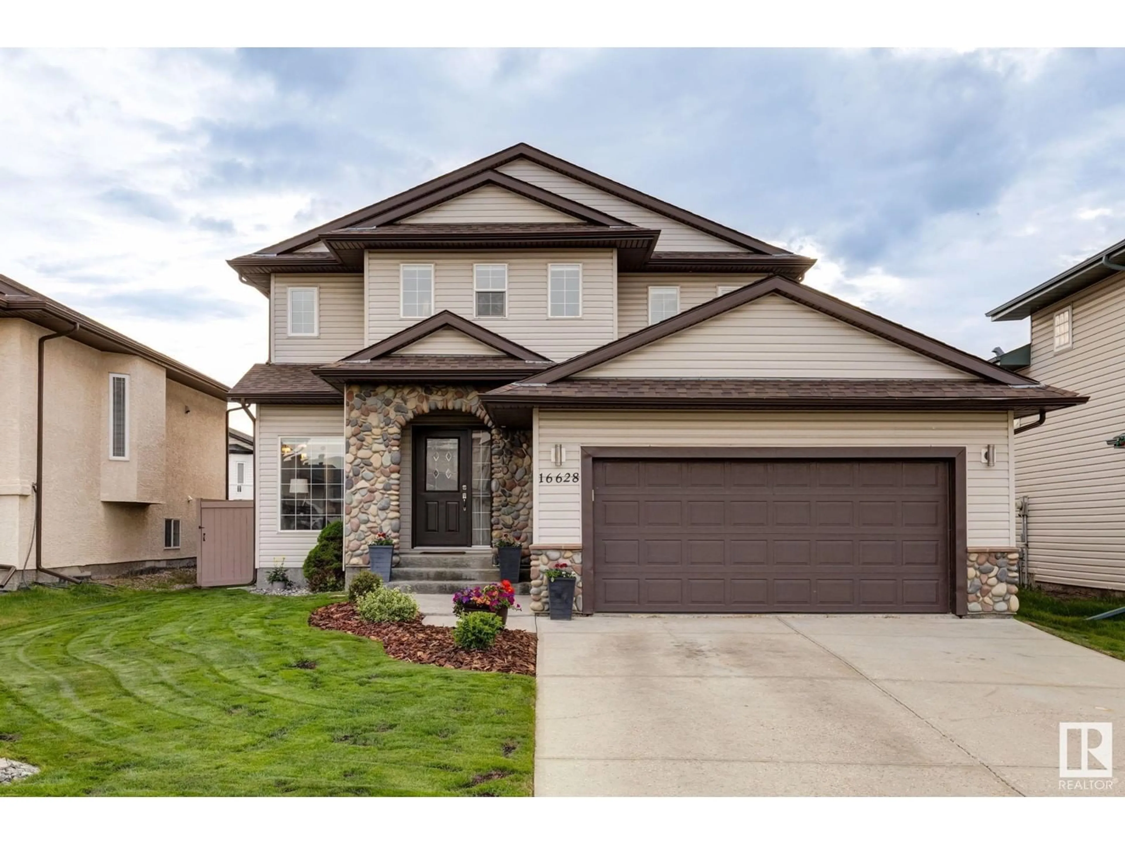 Home with brick exterior material, street for 16628 74 ST, Edmonton Alberta T5Z3Y1