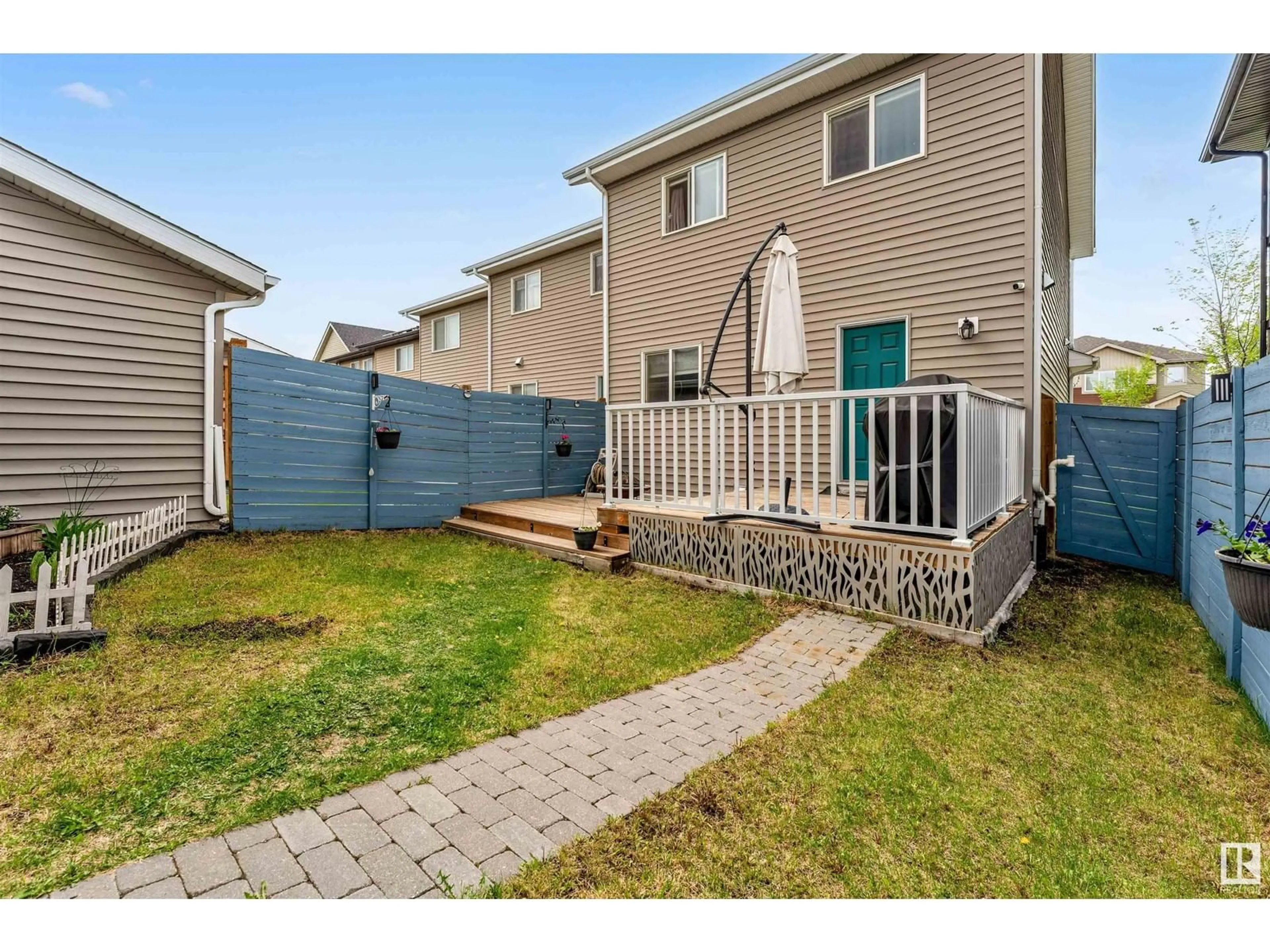 Patio, street for 366 CHARLESWORTH DR, Edmonton Alberta T6X2G5