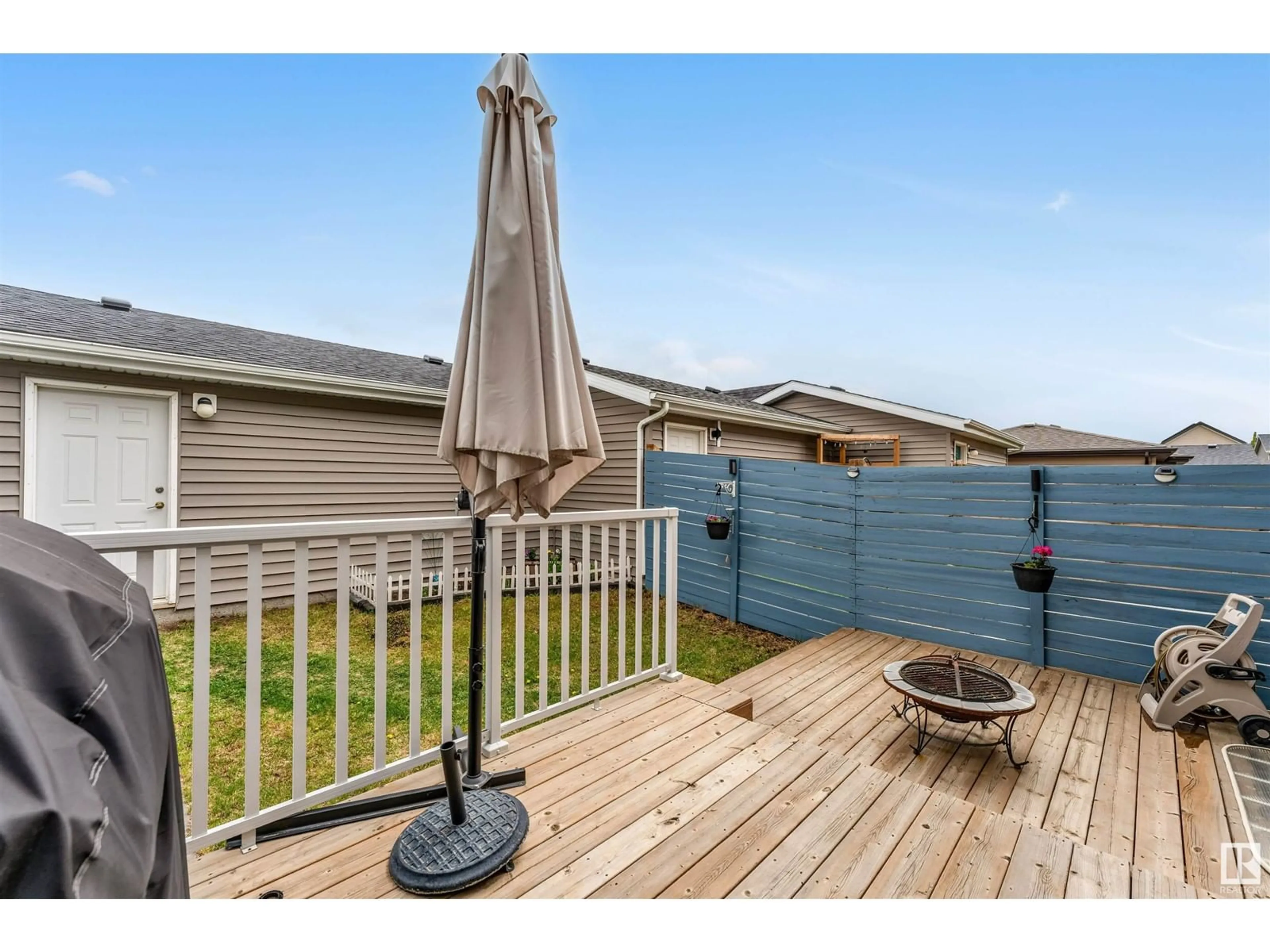 Patio, water/lake/river/ocean view for 366 CHARLESWORTH DR, Edmonton Alberta T6X2G5