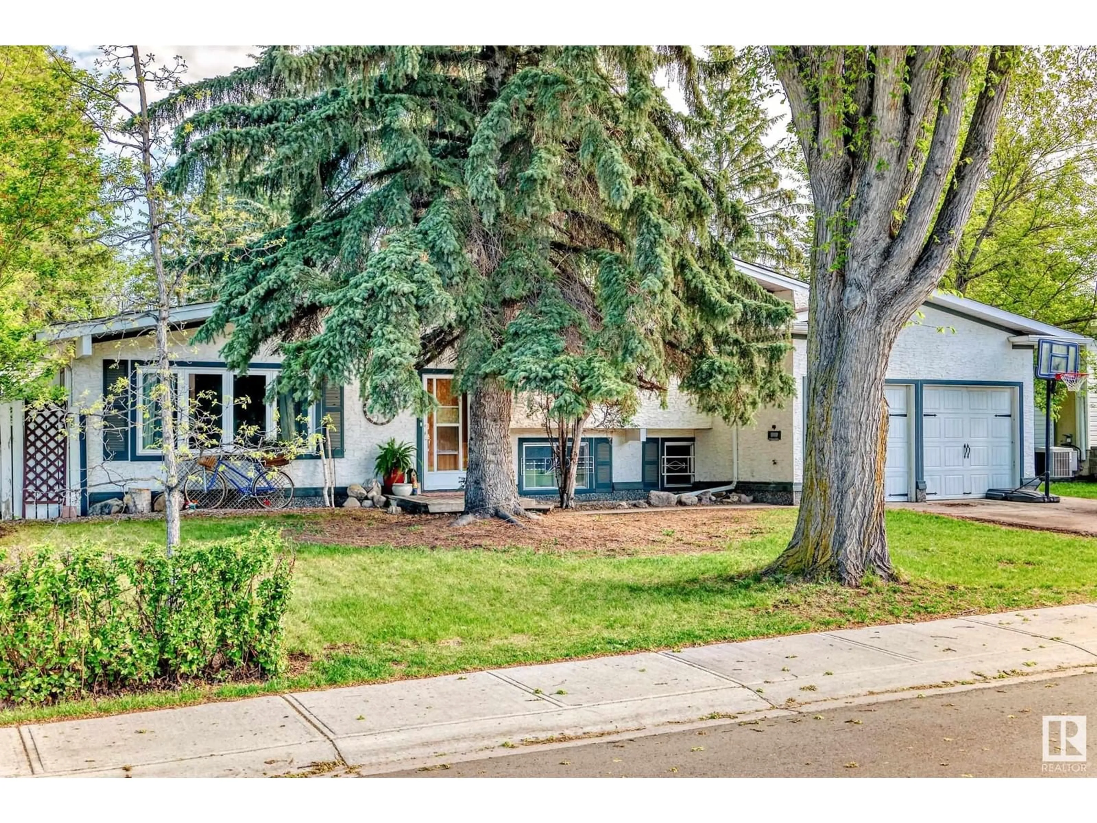 Unknown for 1990 GLENMORE AV, Sherwood Park Alberta T8A2G5