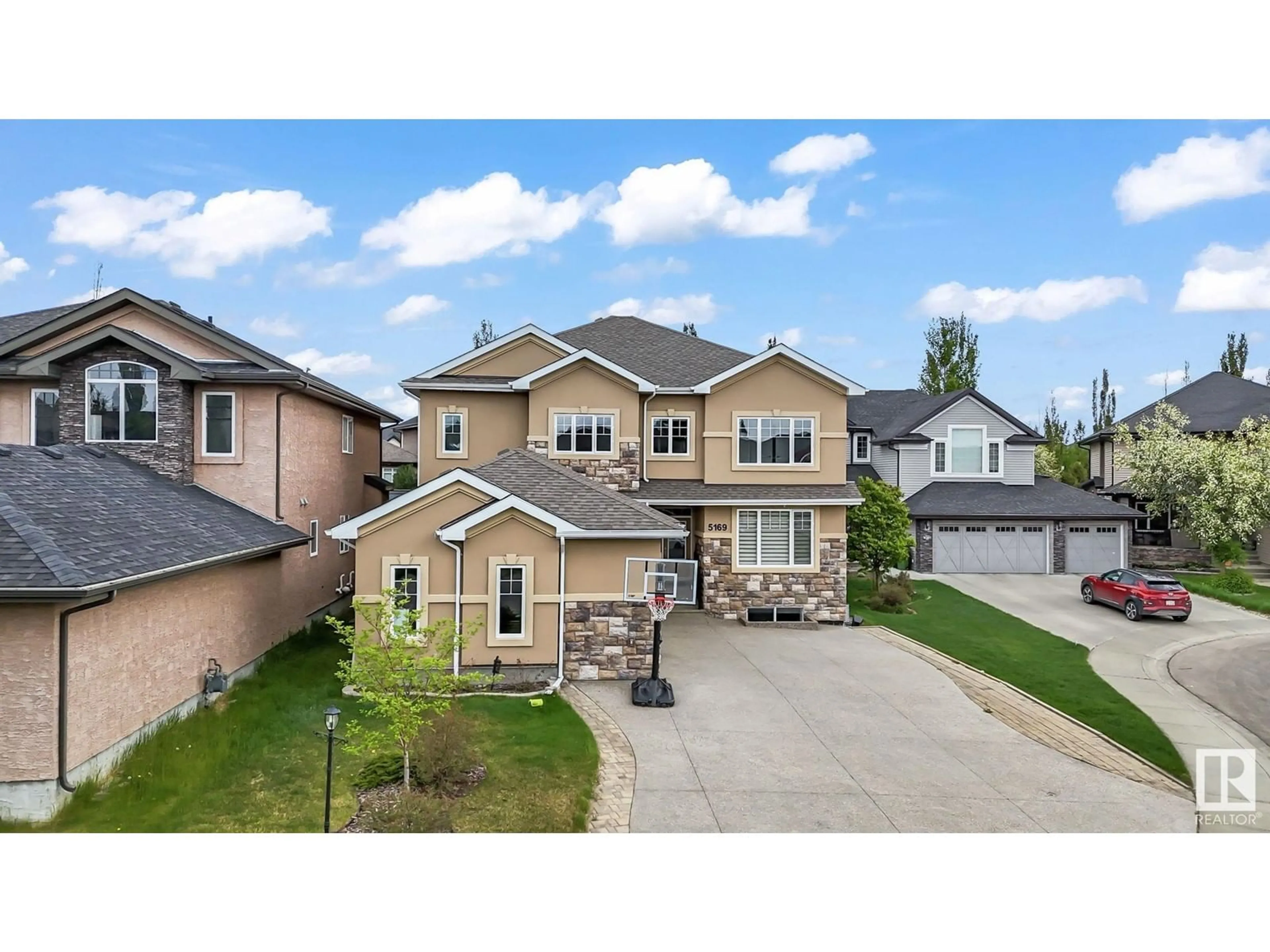 A pic from outside/outdoor area/front of a property/back of a property/a pic from drone, street for 5169 MULLEN RD, Edmonton Alberta T6R0R2
