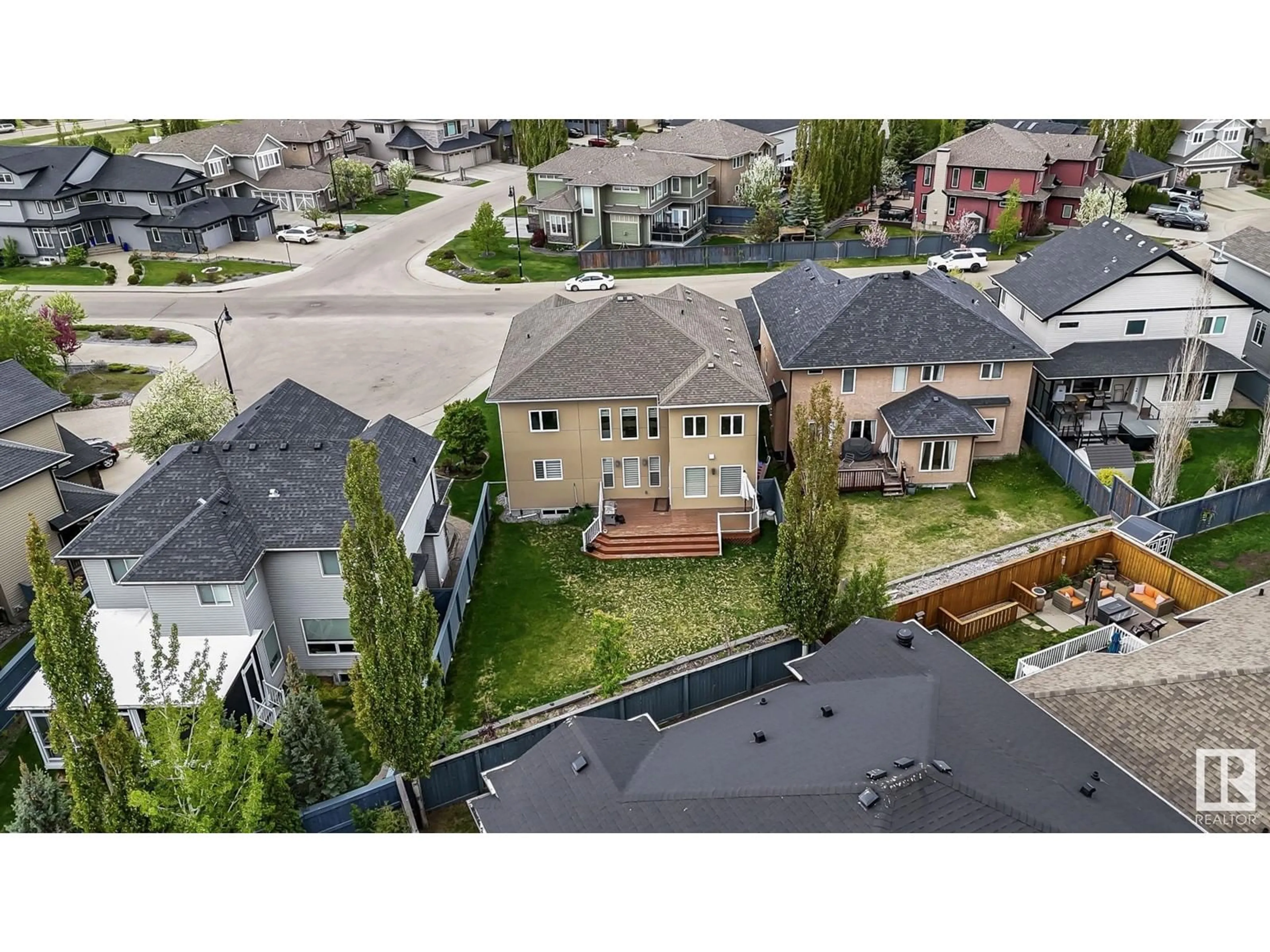 A pic from outside/outdoor area/front of a property/back of a property/a pic from drone, street for 5169 MULLEN RD, Edmonton Alberta T6R0R2