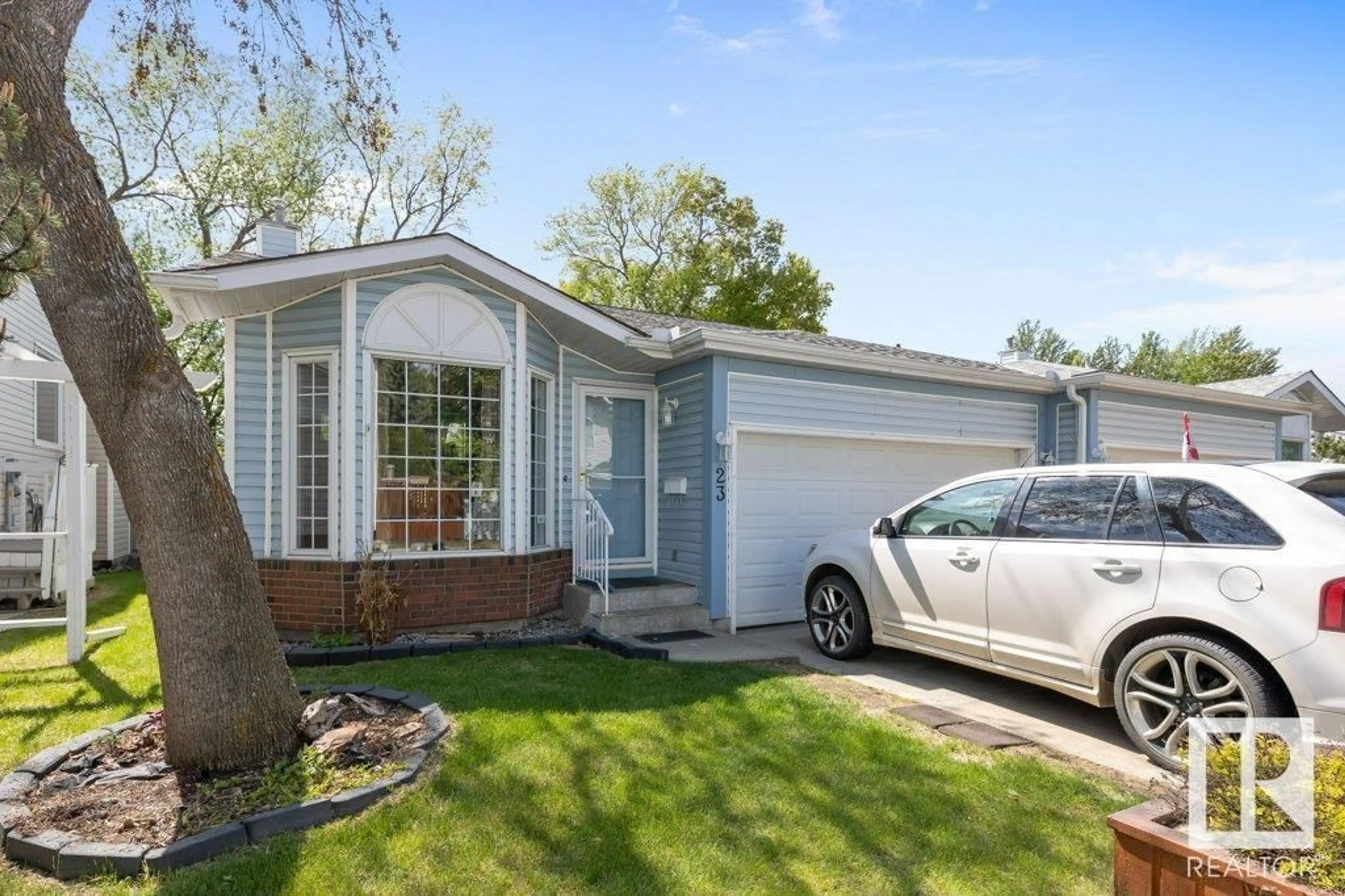 Home with vinyl exterior material, street for 35 - 23 GRANDIN RD, St. Albert Alberta T8N5W2
