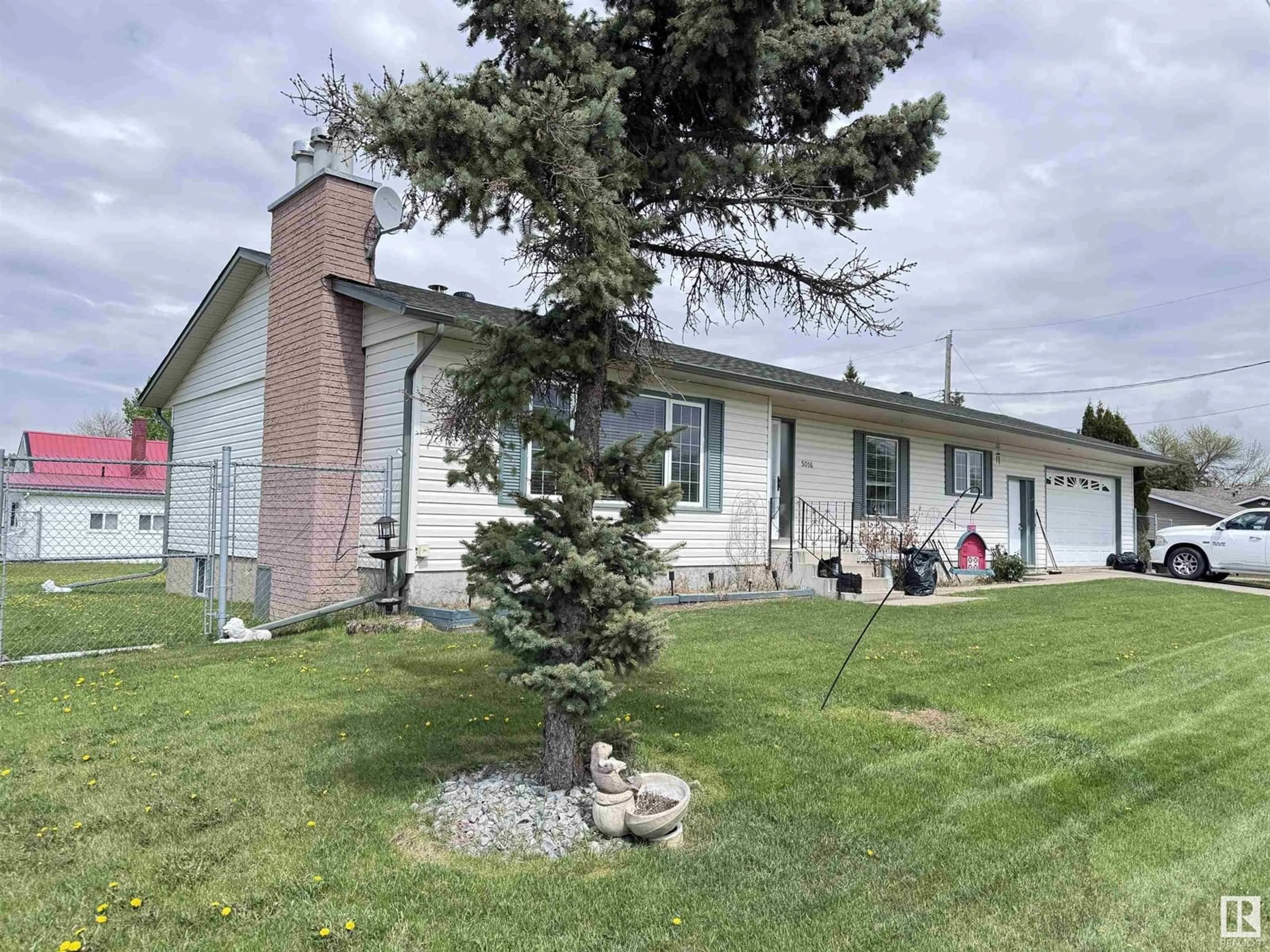 A pic from outside/outdoor area/front of a property/back of a property/a pic from drone, unknown for 5016 47 AV, Clyde Alberta T0G2P0