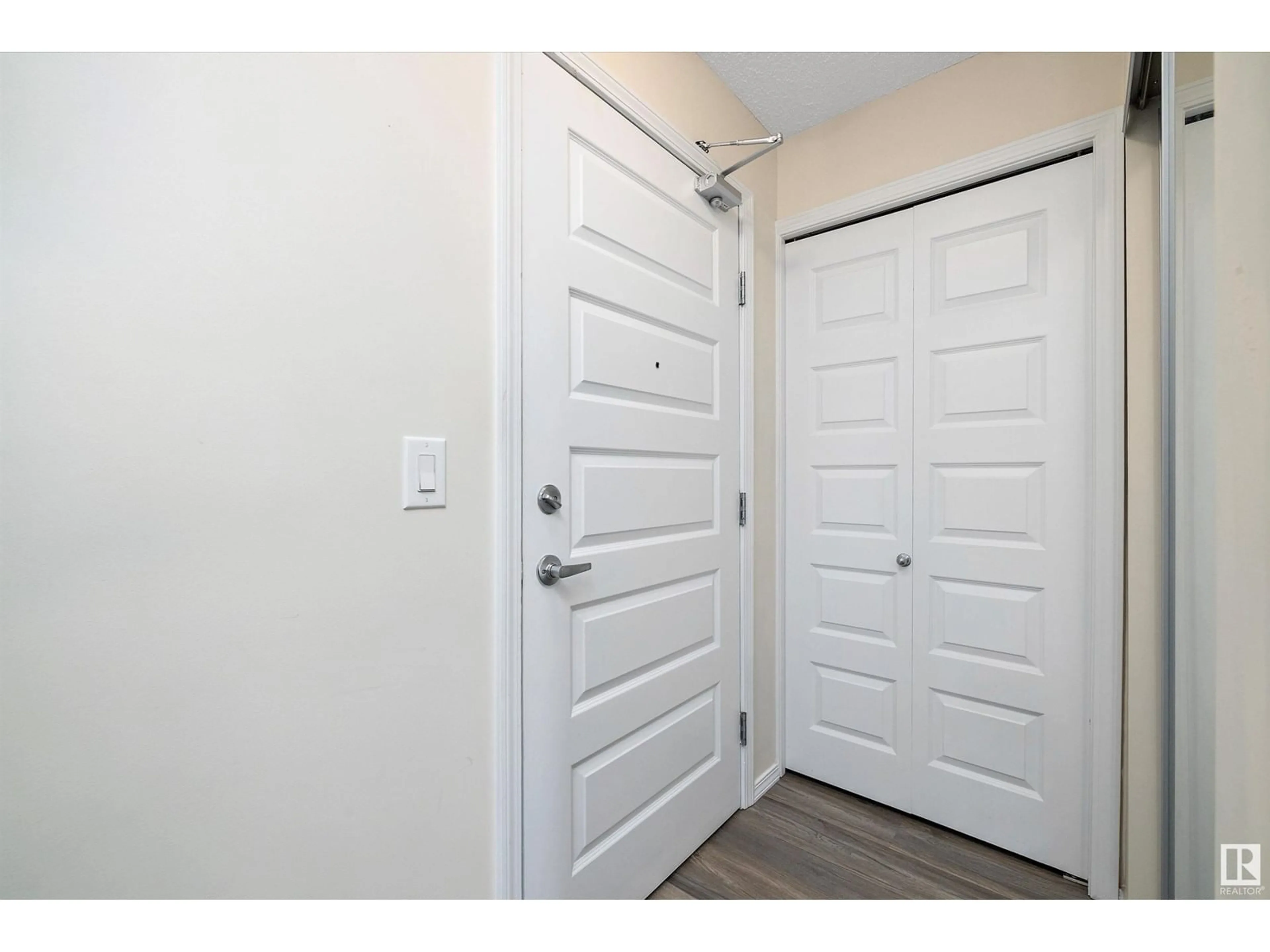 Indoor entryway for #314 - 6070 SCHONSEE WY, Edmonton Alberta T5Z0G8