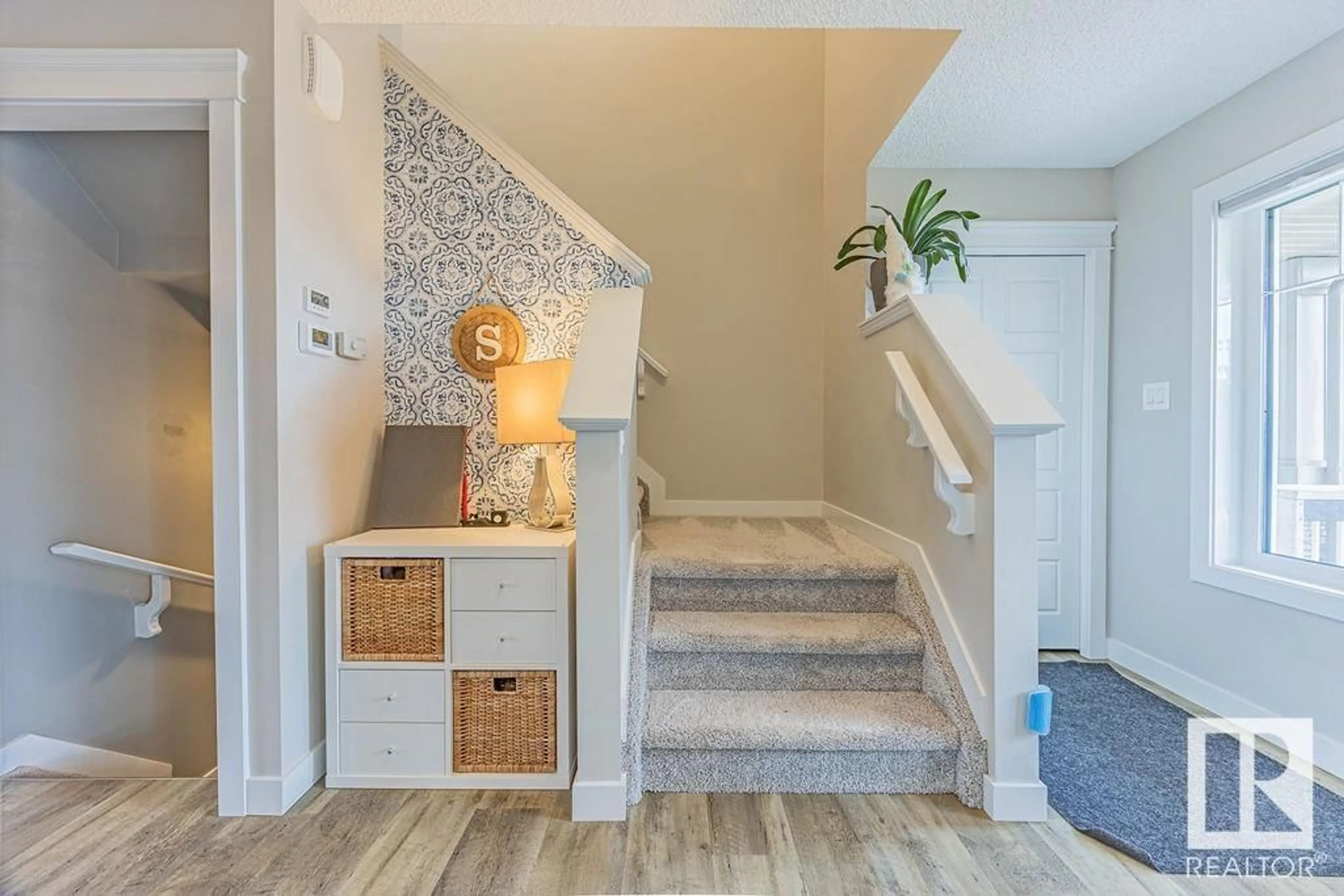 Stairs for 5118 22 AV, Edmonton Alberta T6X2H7