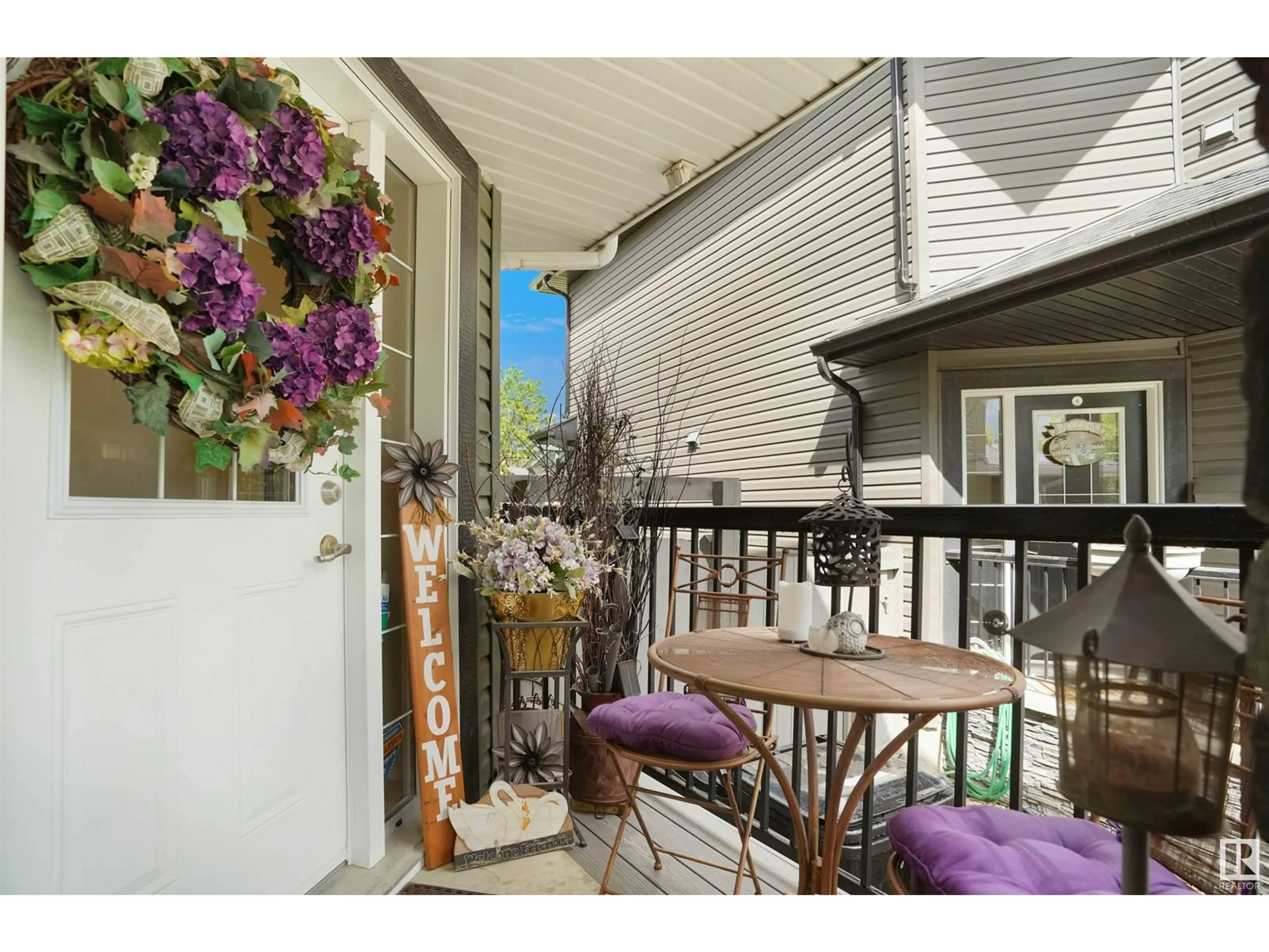 Patio, street for 17604 10 AV, Edmonton Alberta T6W1Z8