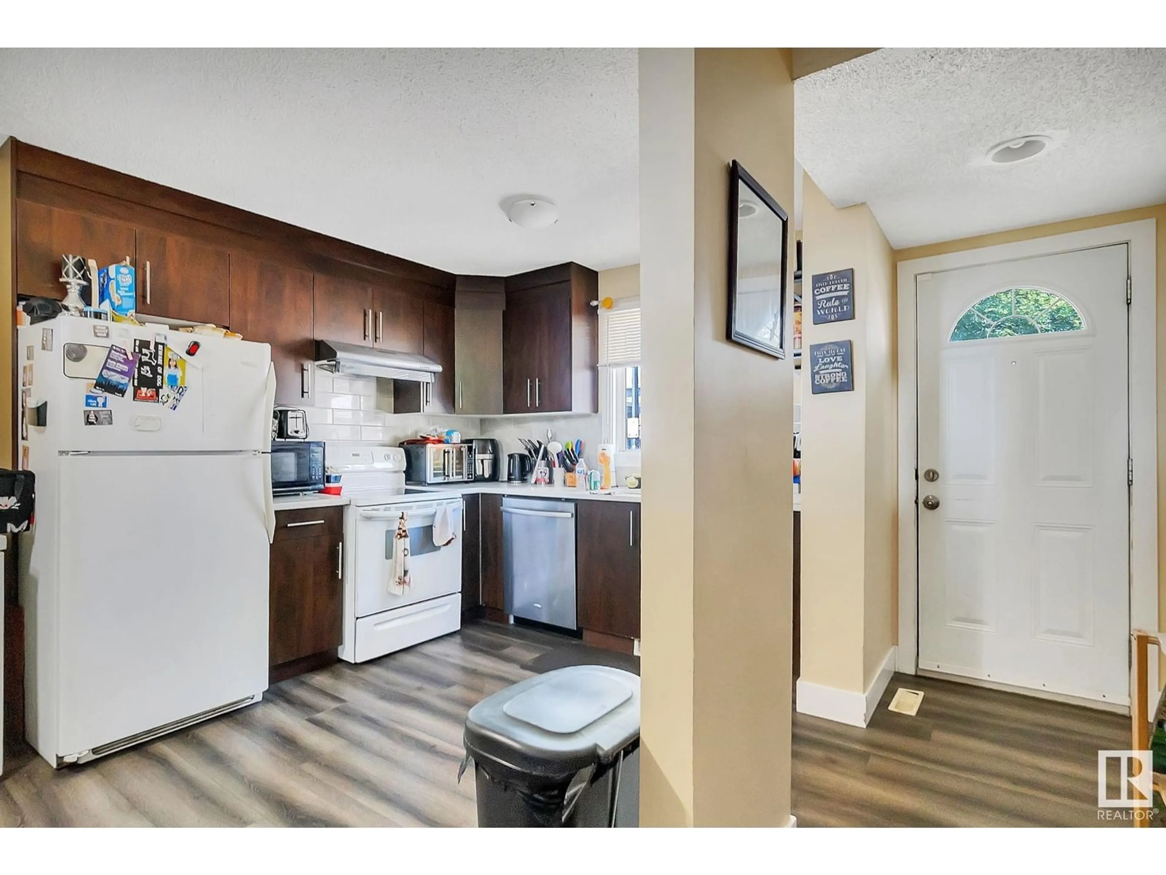 Standard kitchen, unknown for 5526 19A AVE NW, Edmonton Alberta T6L2C1