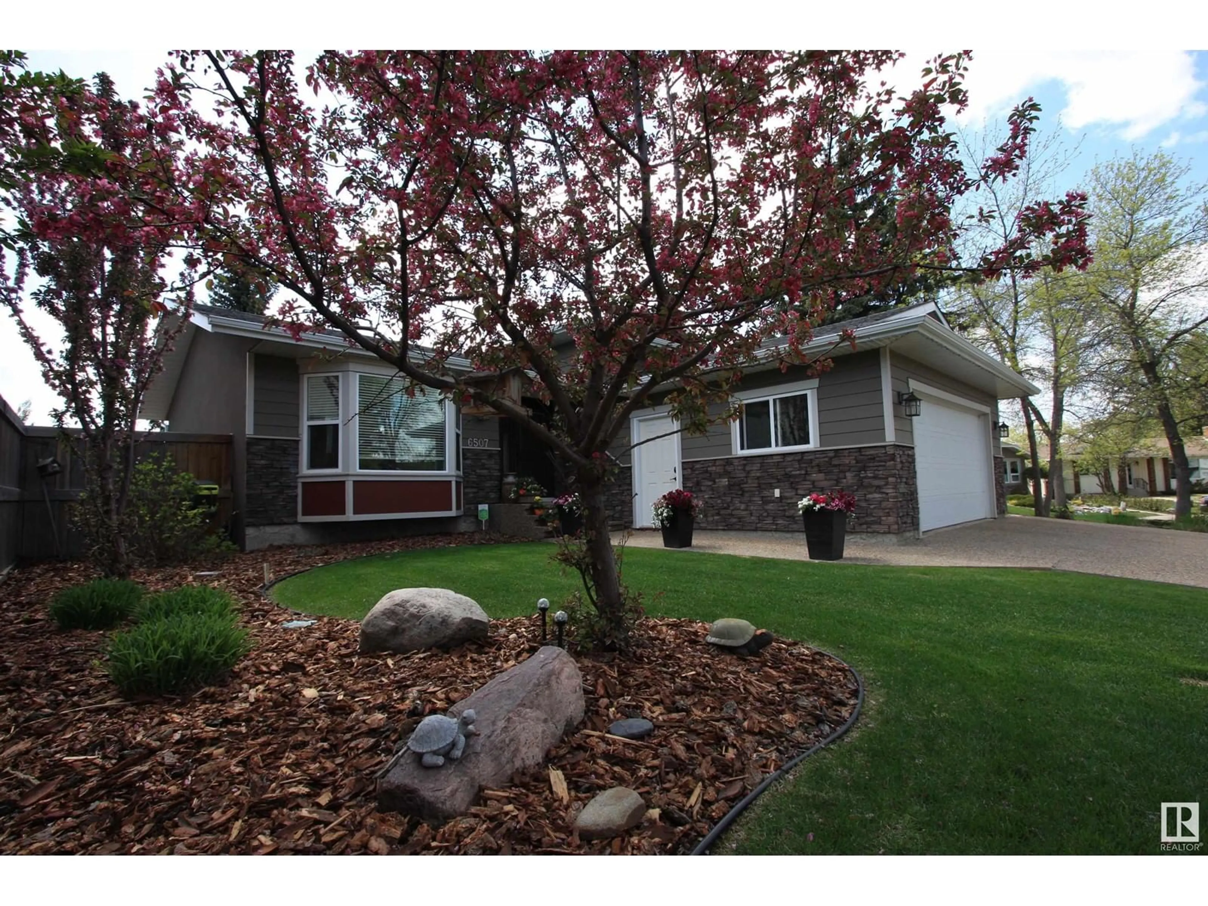 Home with vinyl exterior material, street for 6507 37 AV, Camrose Alberta T4V3J5