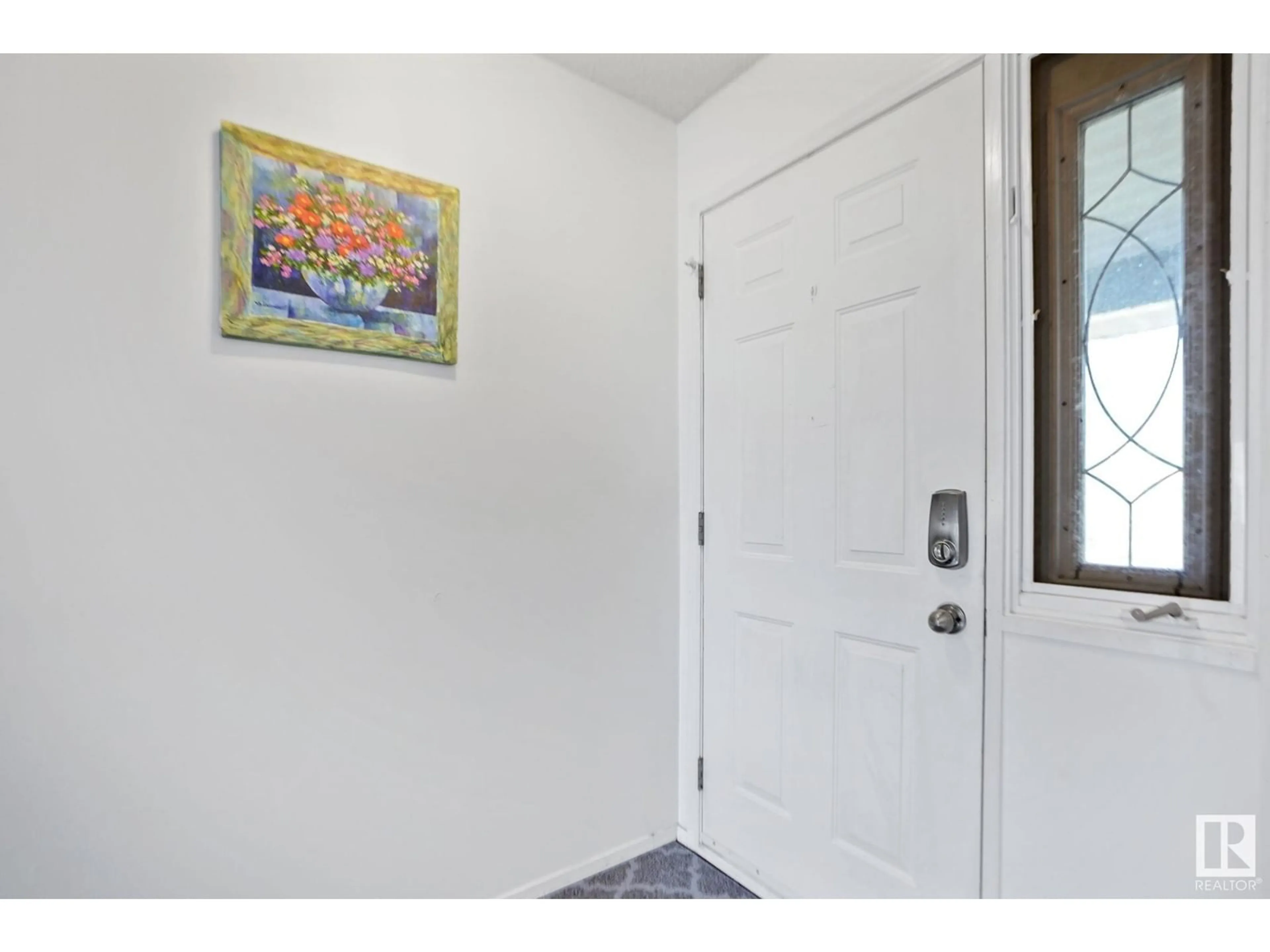 Indoor entryway for 2141 78 ST, Edmonton Alberta T6K2E4