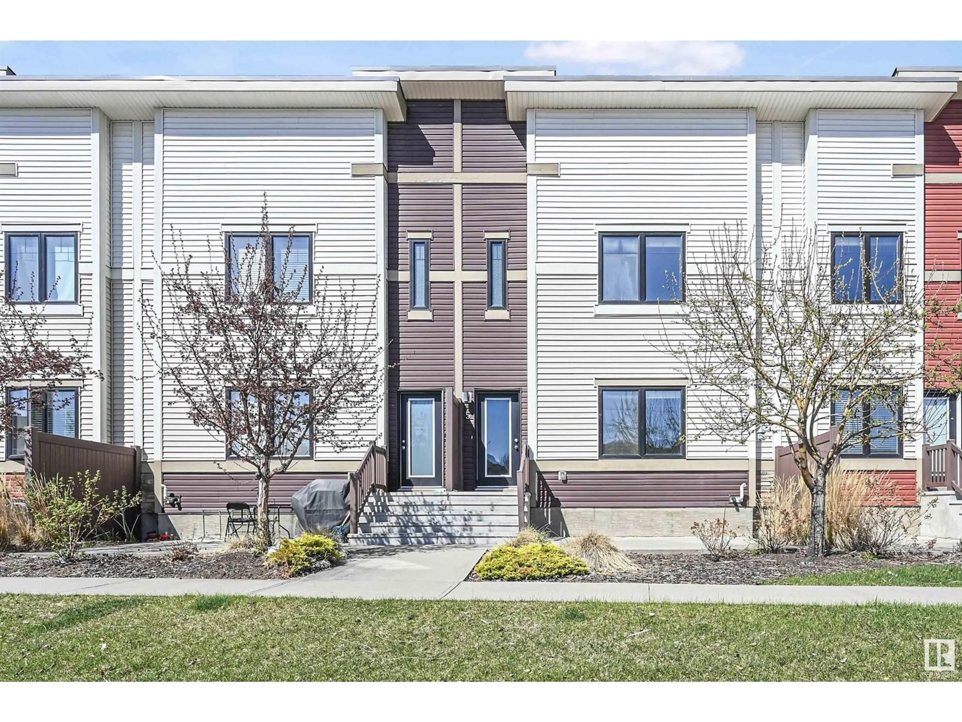 Home with vinyl exterior material, building for #5 - 804 WELSH DR, Edmonton Alberta T6X1Y8