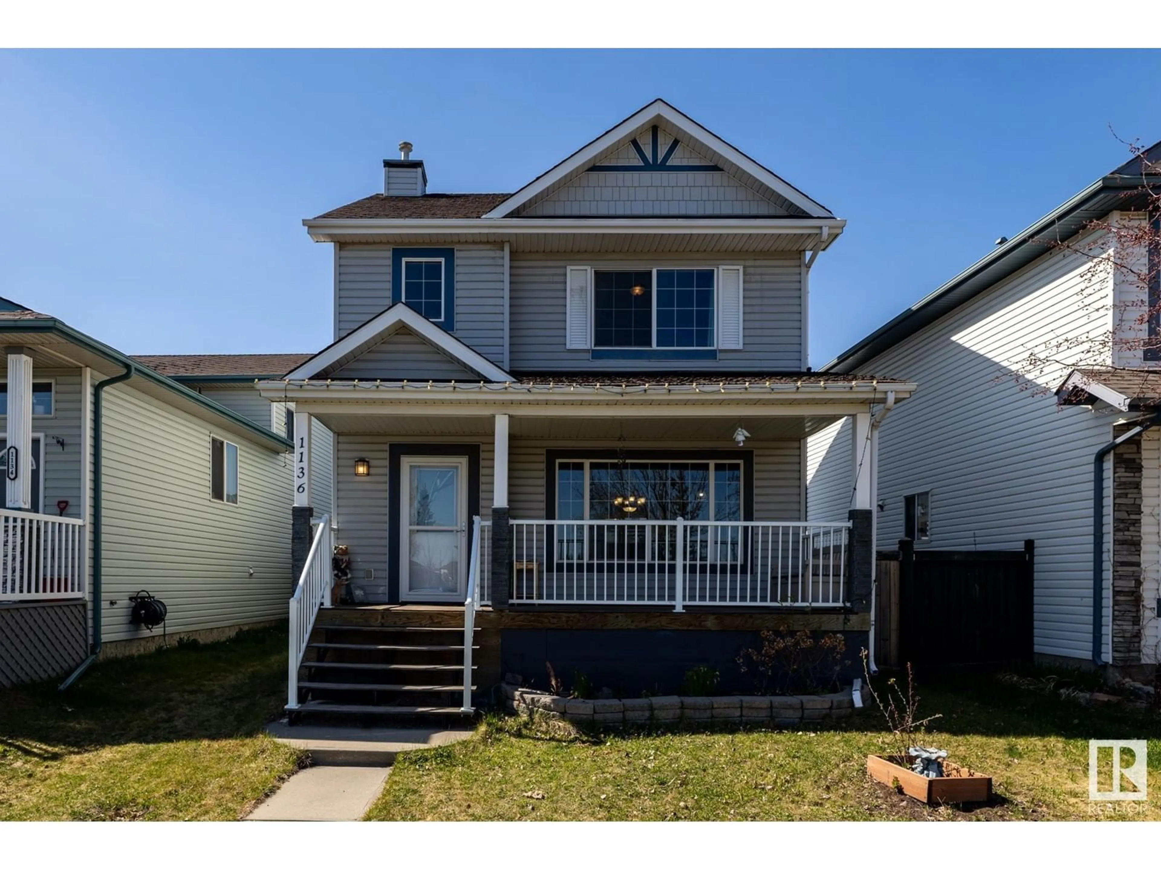 Home with vinyl exterior material, street for 1136 GRANTHAM DR, Edmonton Alberta T5T6L1
