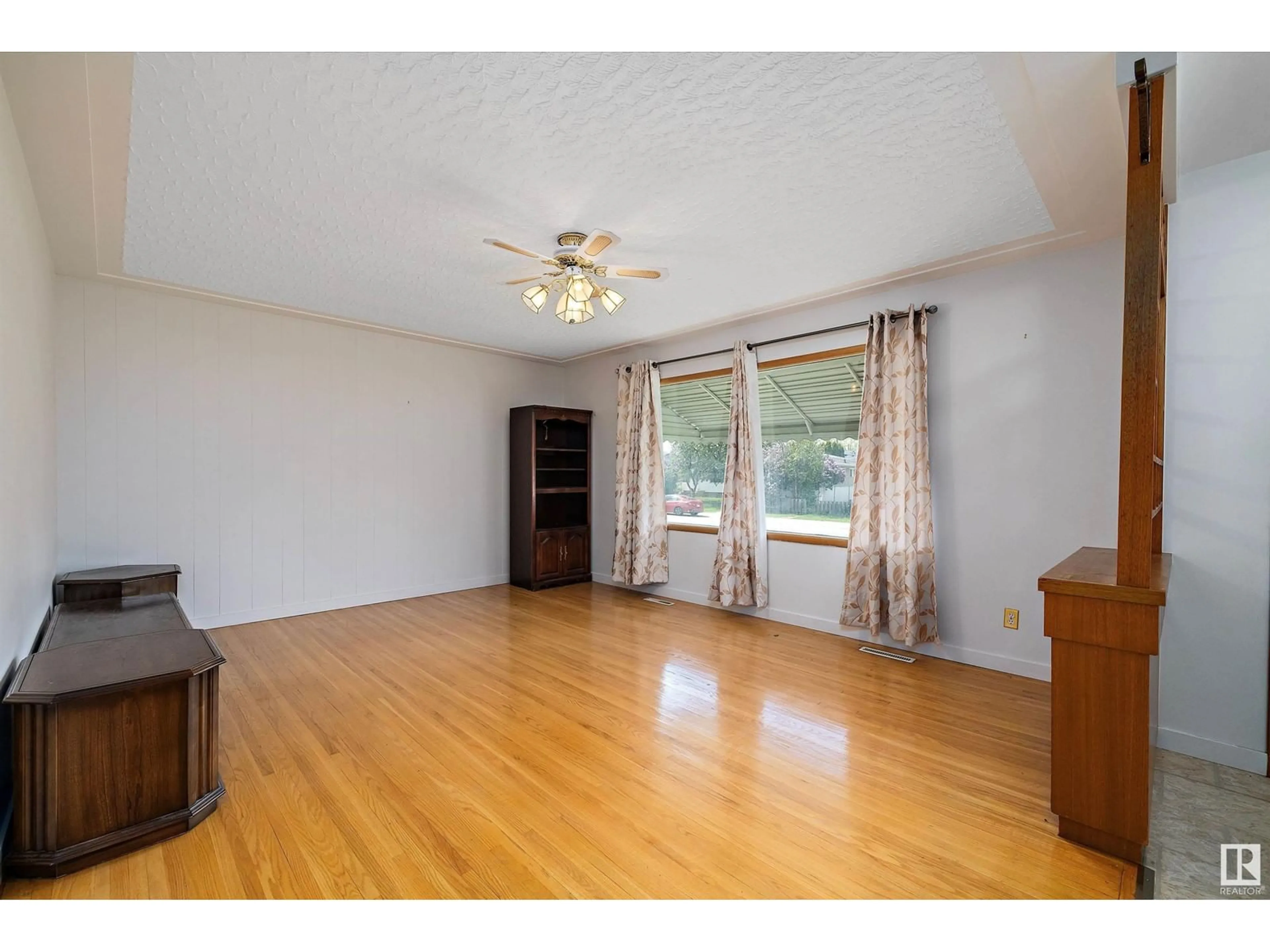 A pic of a room for NW - 12715 / 12717 93 ST, Edmonton Alberta T5E3S9