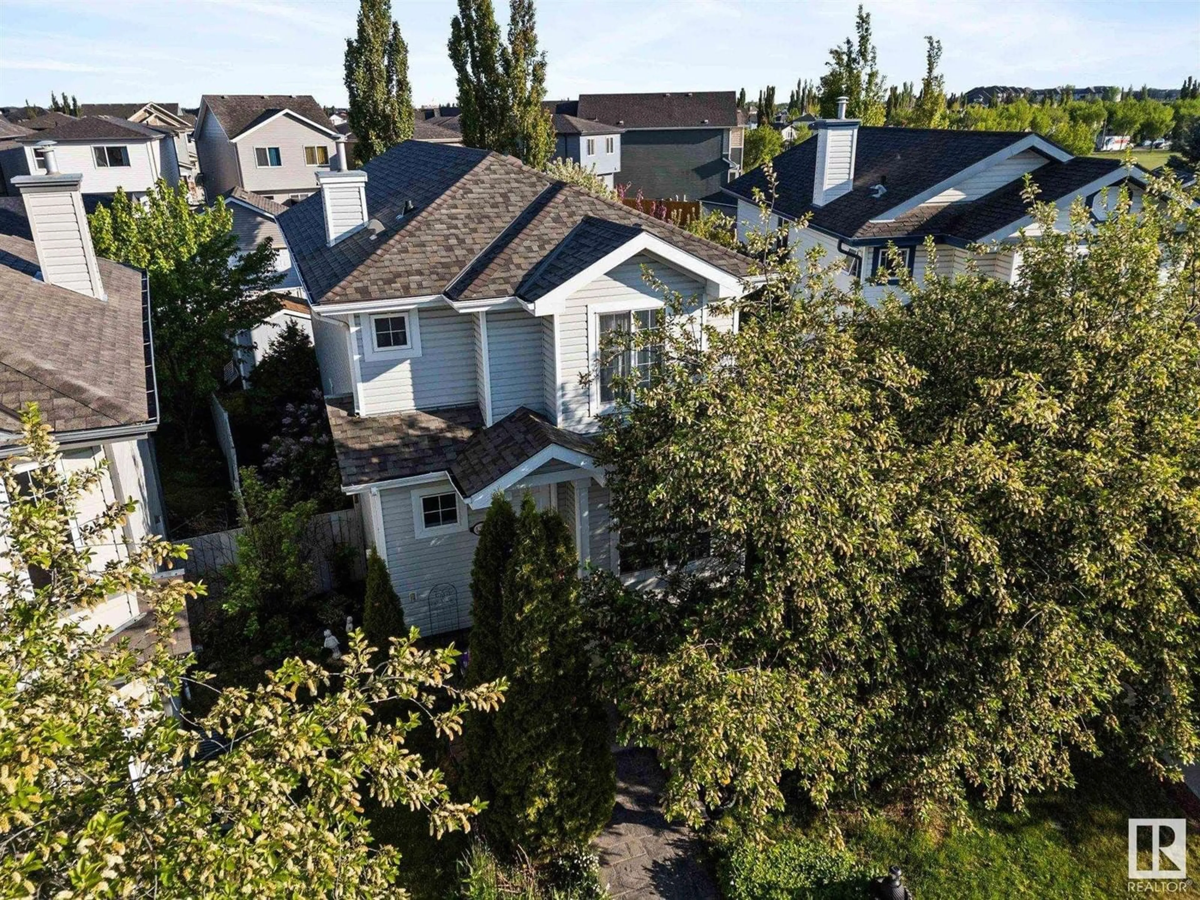 A pic from outside/outdoor area/front of a property/back of a property/a pic from drone, street for 1324 GEORGE CL, Edmonton Alberta T5T6S2