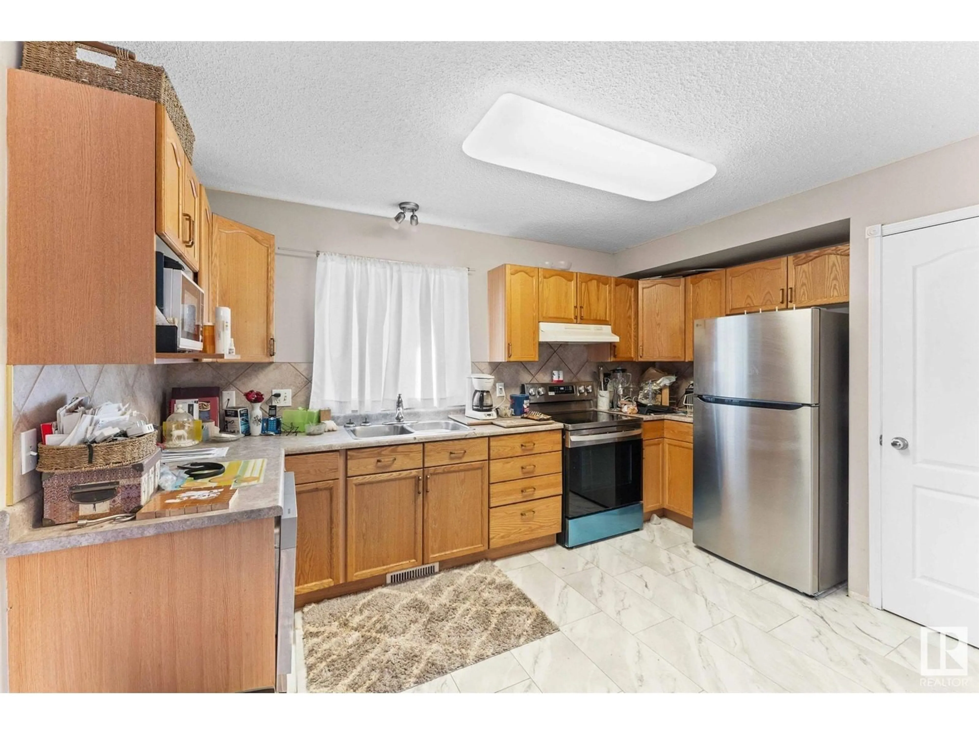 Standard kitchen, unknown for 1324 GEORGE CL, Edmonton Alberta T5T6S2