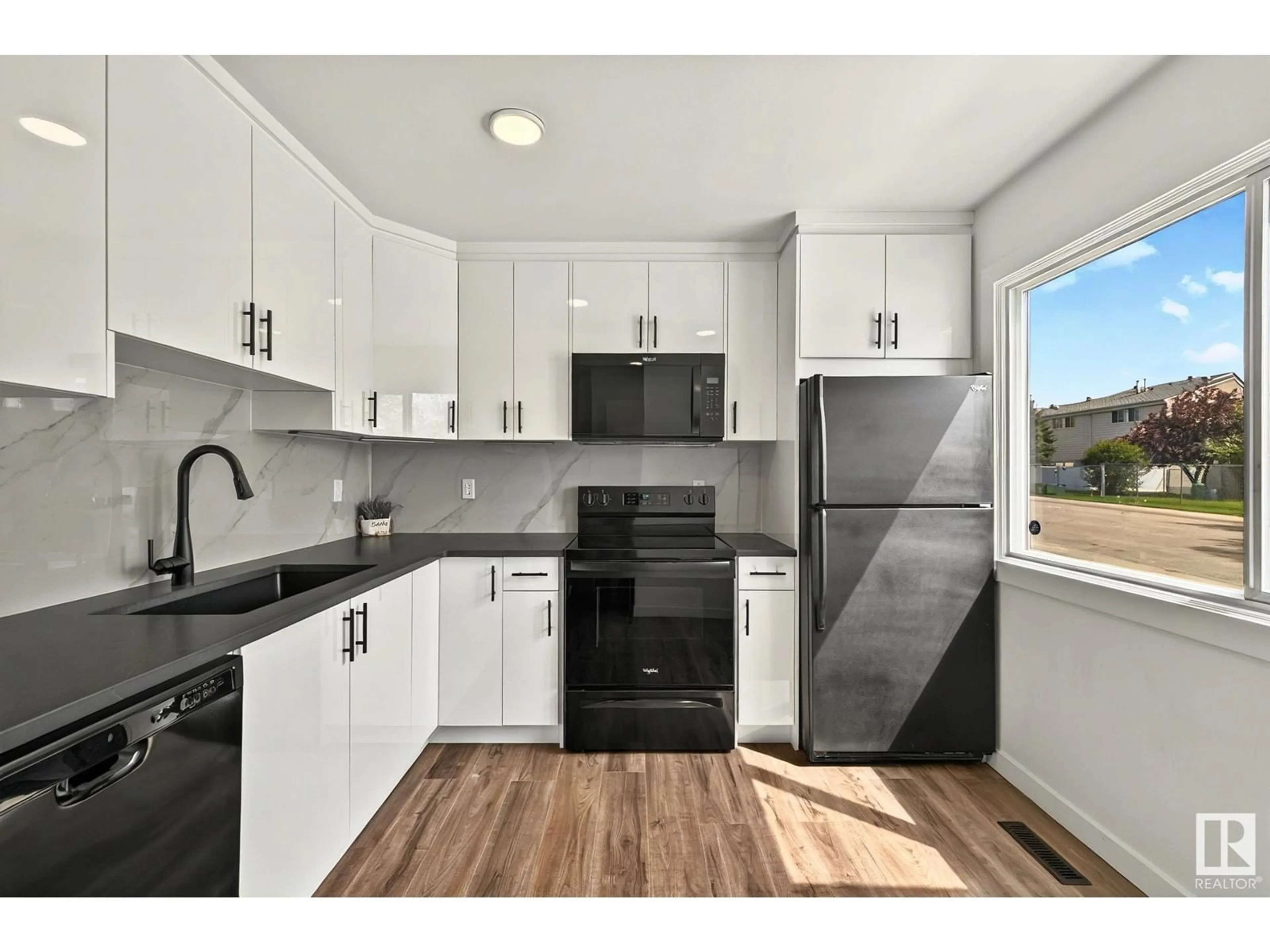 Standard kitchen, unknown for 14606 54 ST, Edmonton Alberta T5A4L5