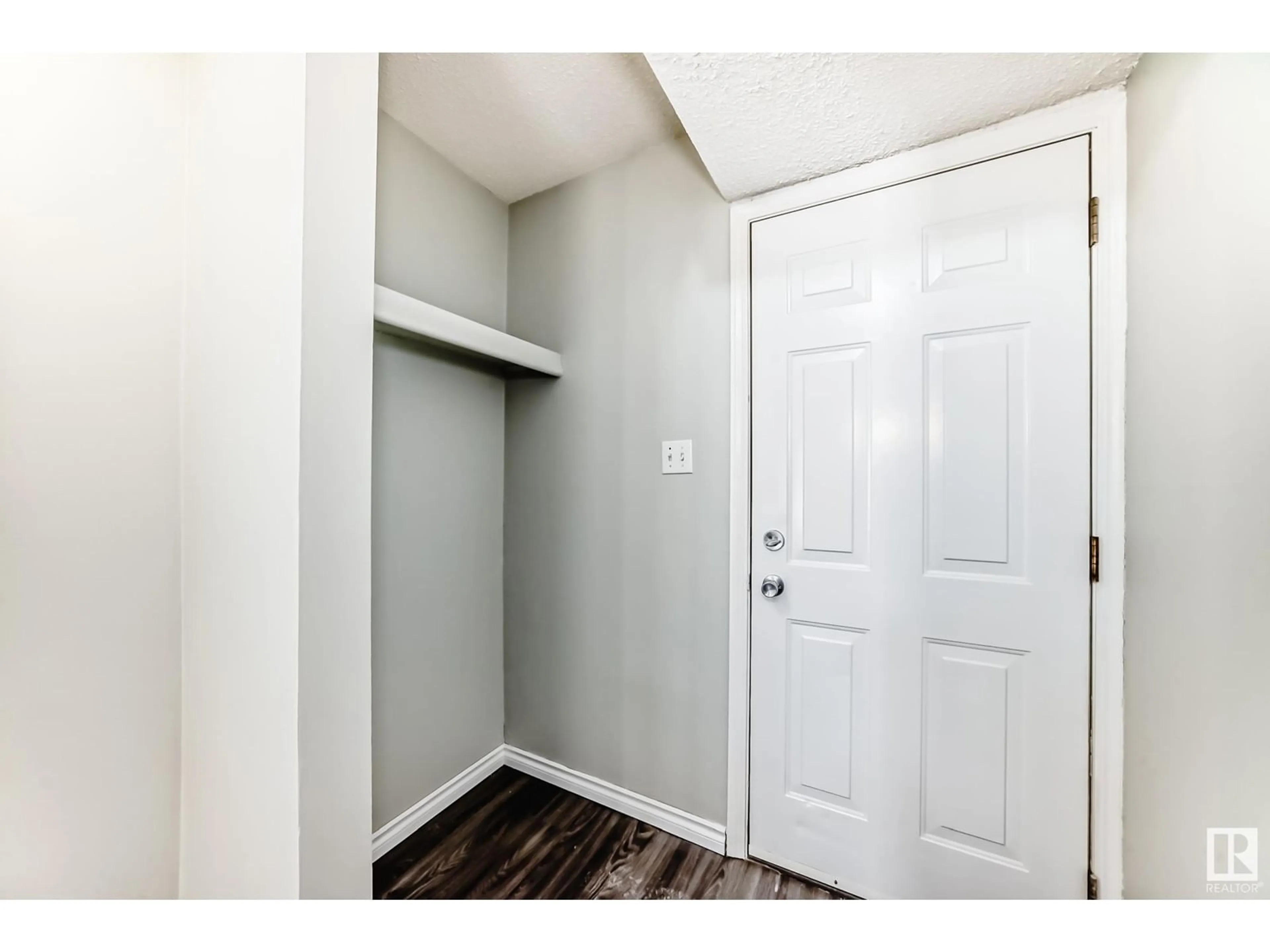 Indoor entryway for #100 - 11421 34 ST, Edmonton Alberta T5W5J7