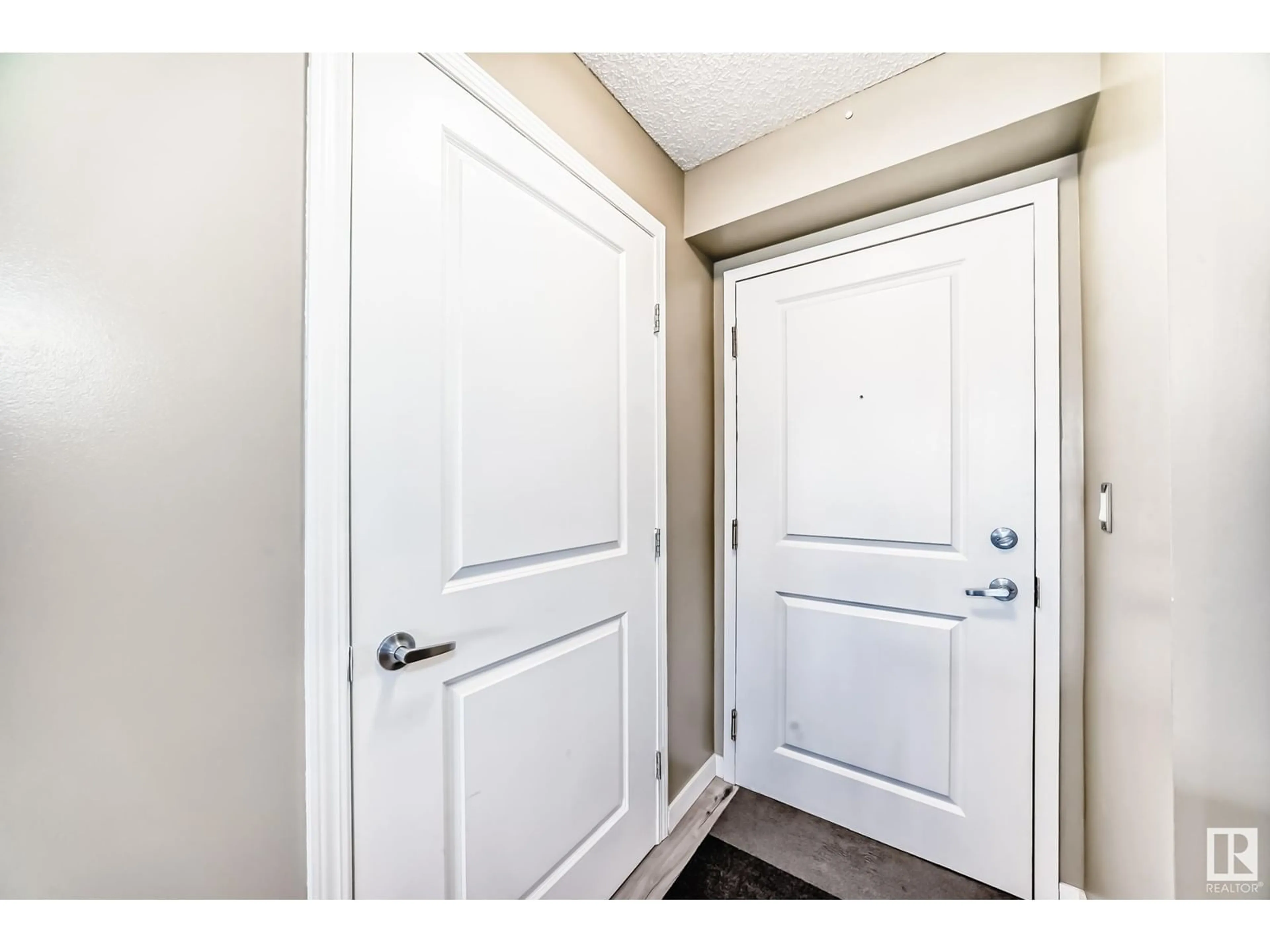 Indoor entryway for #305 - 11453 ELLERSLIE RD, Edmonton Alberta T6W1T2