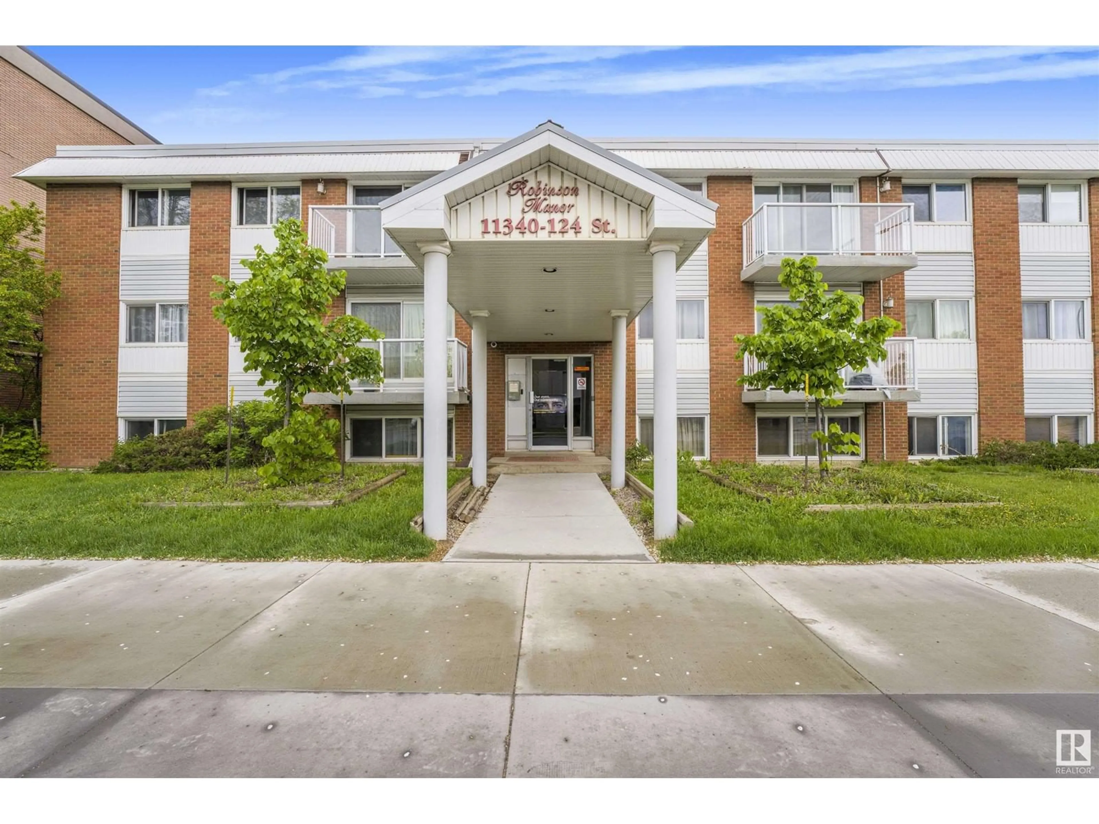 Indoor foyer for #303 - 11340 124 ST, Edmonton Alberta T5M0K1
