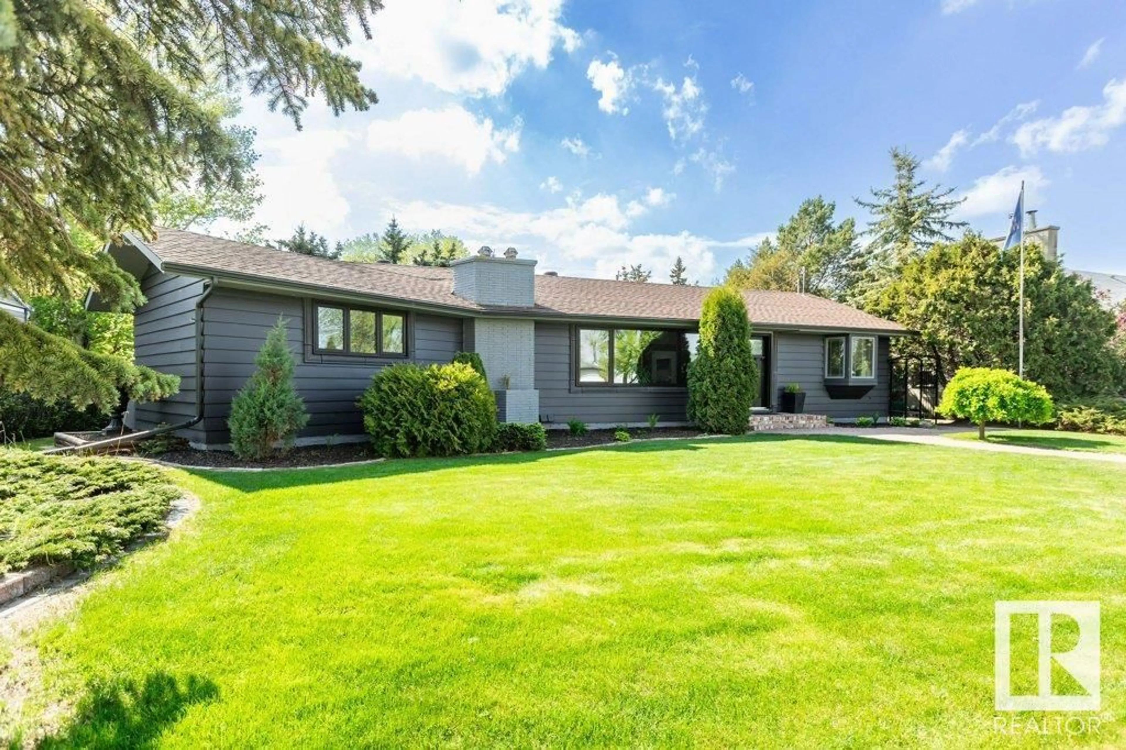 A pic from outside/outdoor area/front of a property/back of a property/a pic from drone, street for 9816 101 AV, Westlock Alberta T7P1Z3