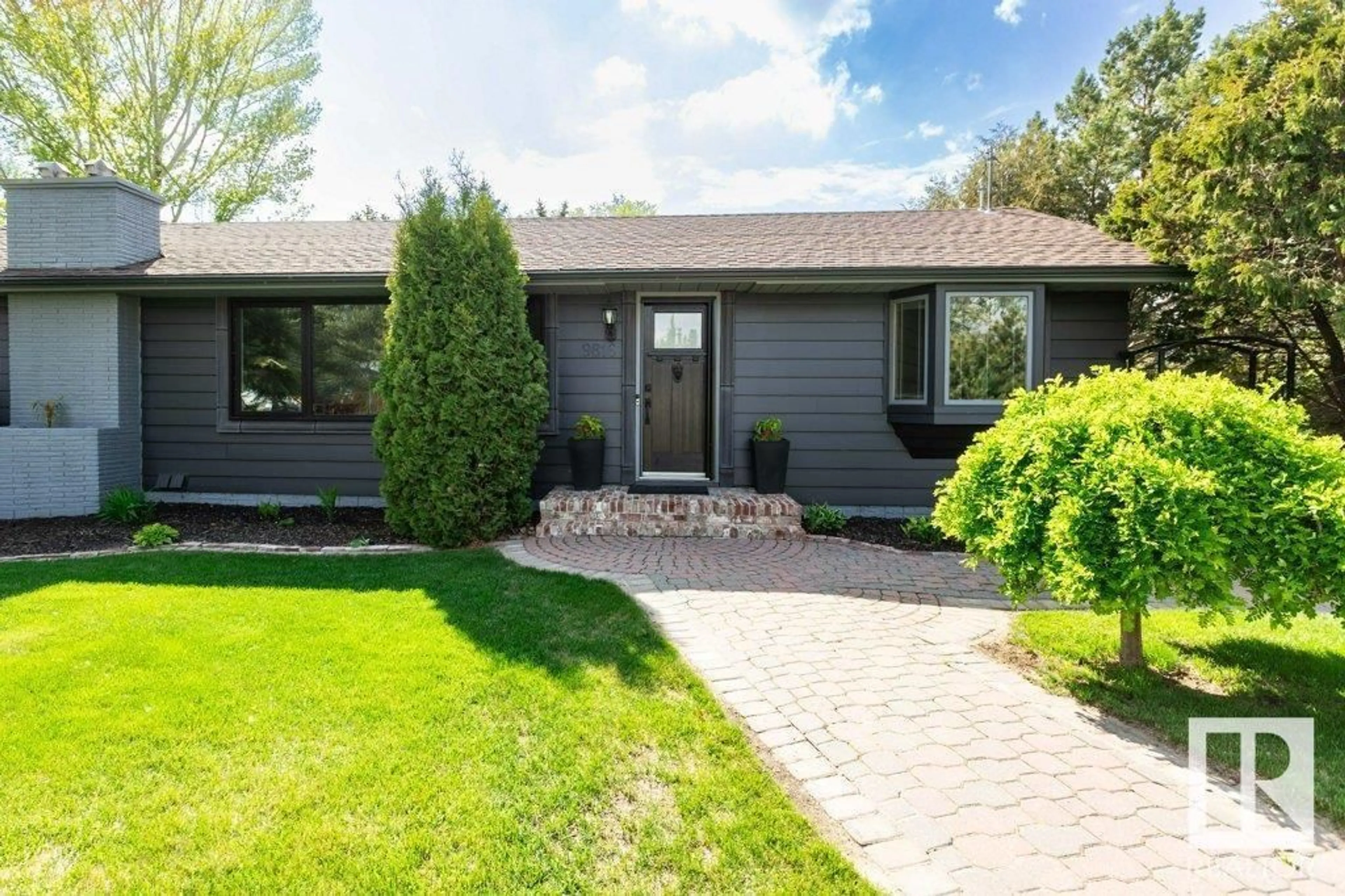 Home with vinyl exterior material, street for 9816 101 AV, Westlock Alberta T7P1Z3