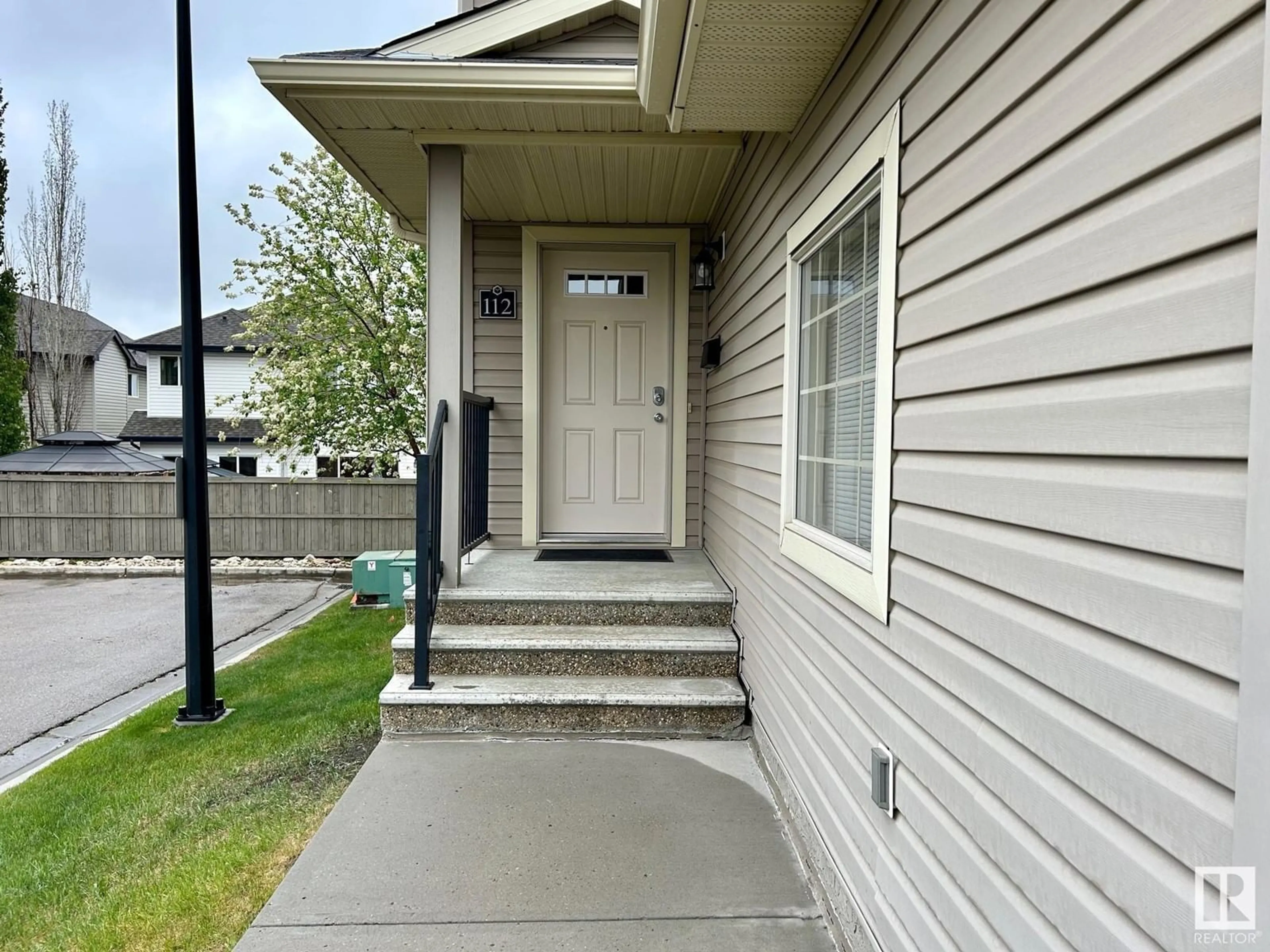 Home with vinyl exterior material, street for 112 21 SUMMERWOOD DR, Sherwood Park Alberta T8H0C5
