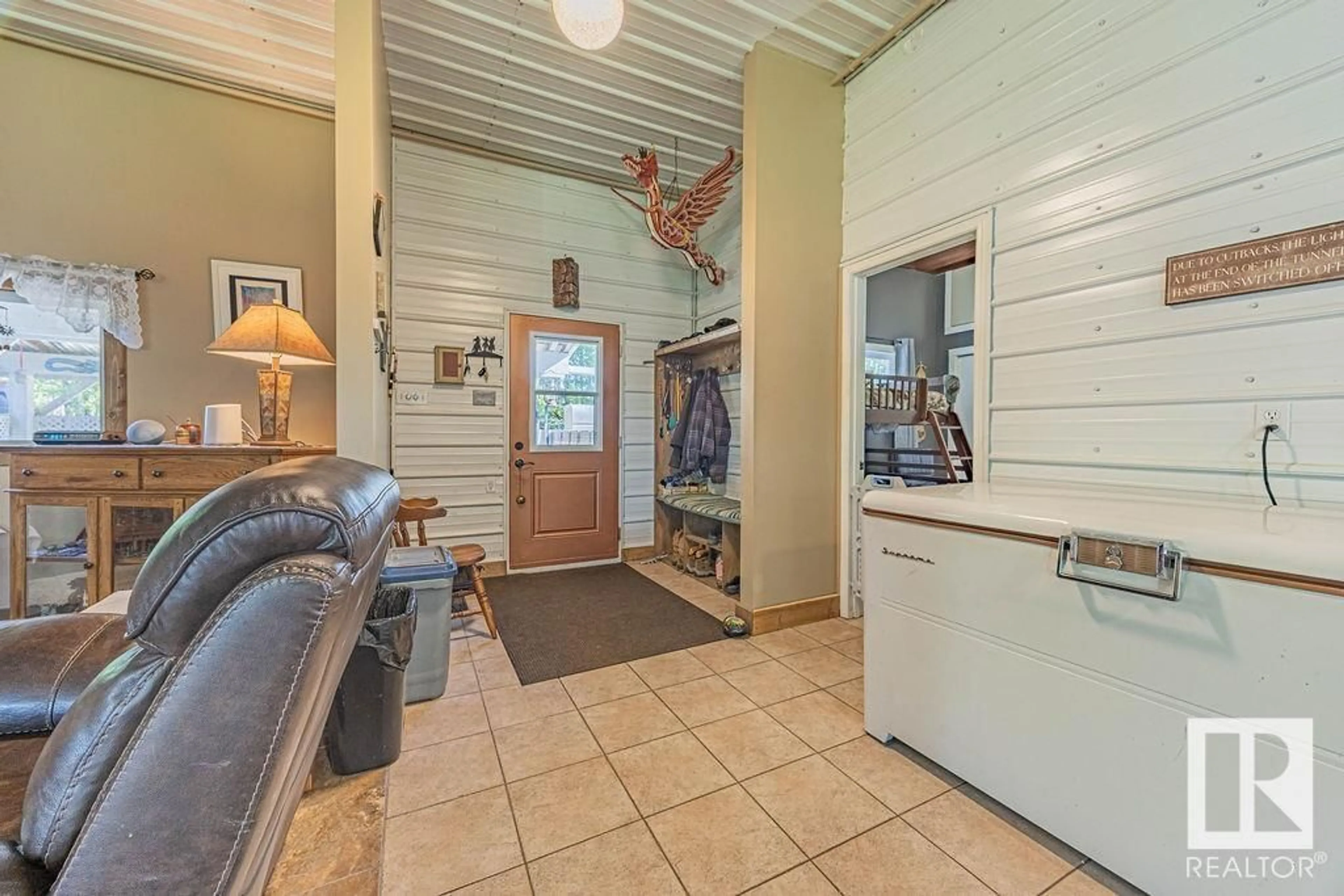 Indoor entryway for 58031 RANGE ROAD 21, Rural Barrhead County Alberta T0G0H0