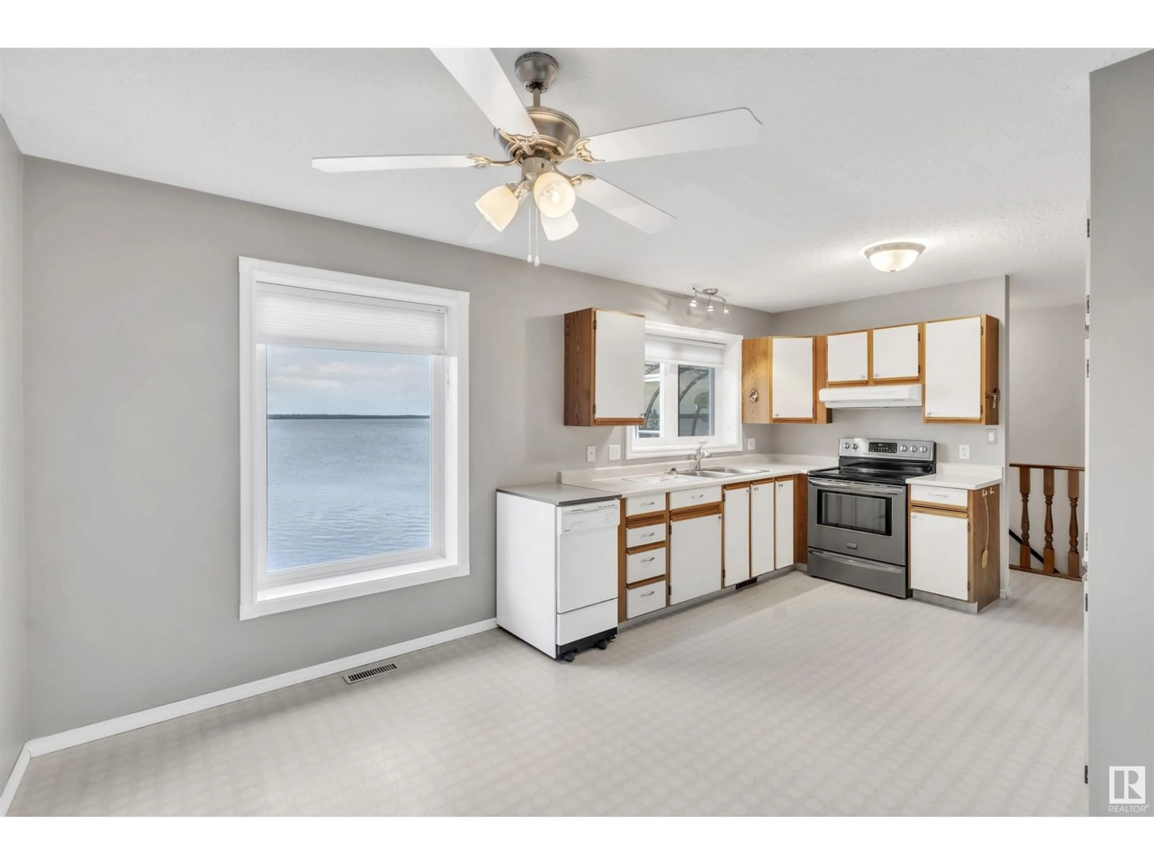 Open concept kitchen, ceramic/tile floor for 48 47018 TWP RD 604A, Rural Bonnyville M.D. Alberta T9N2J3