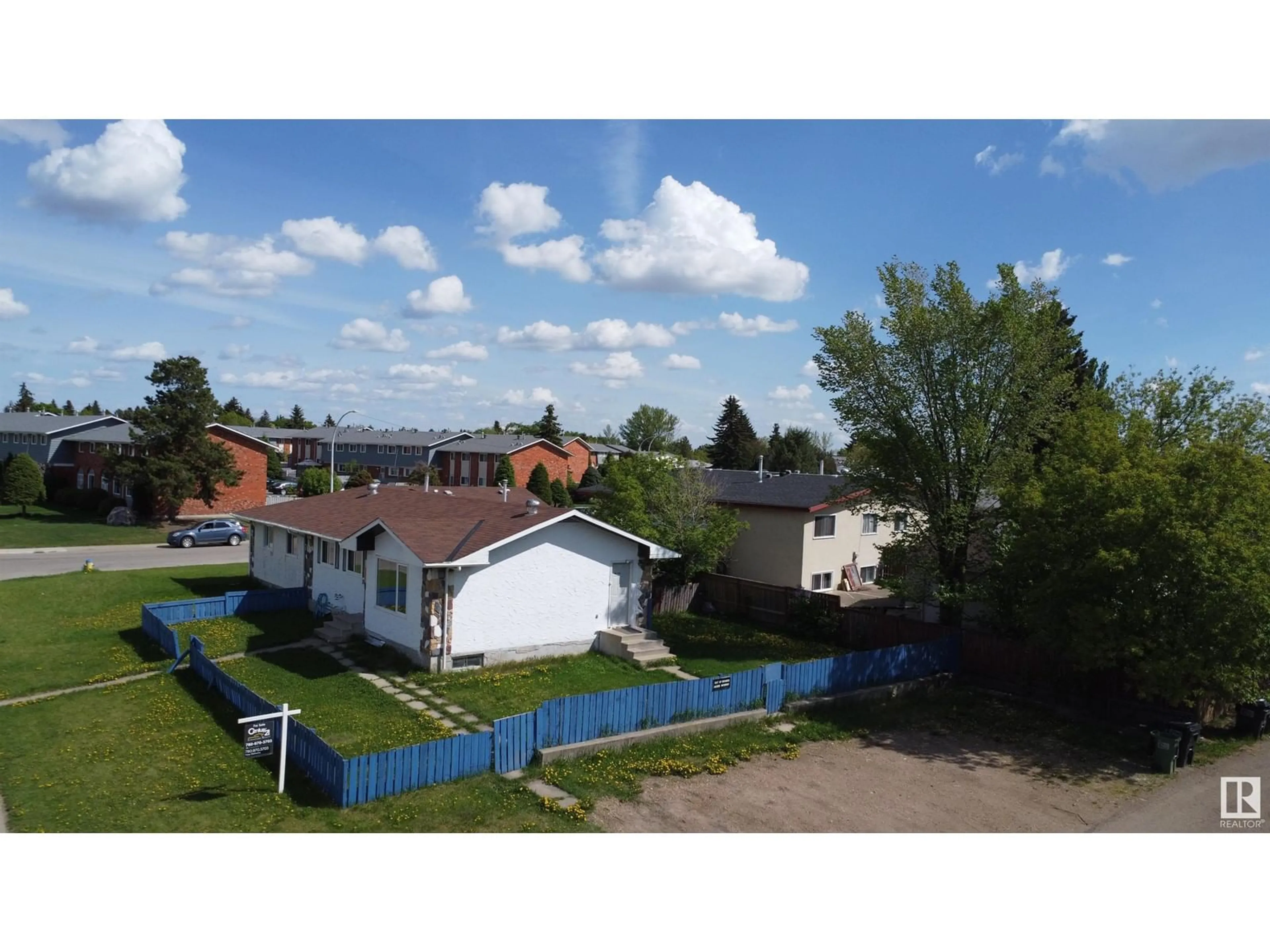 A pic from outside/outdoor area/front of a property/back of a property/a pic from drone, street for 7807 36 AV NW, Edmonton Alberta T6K0C5