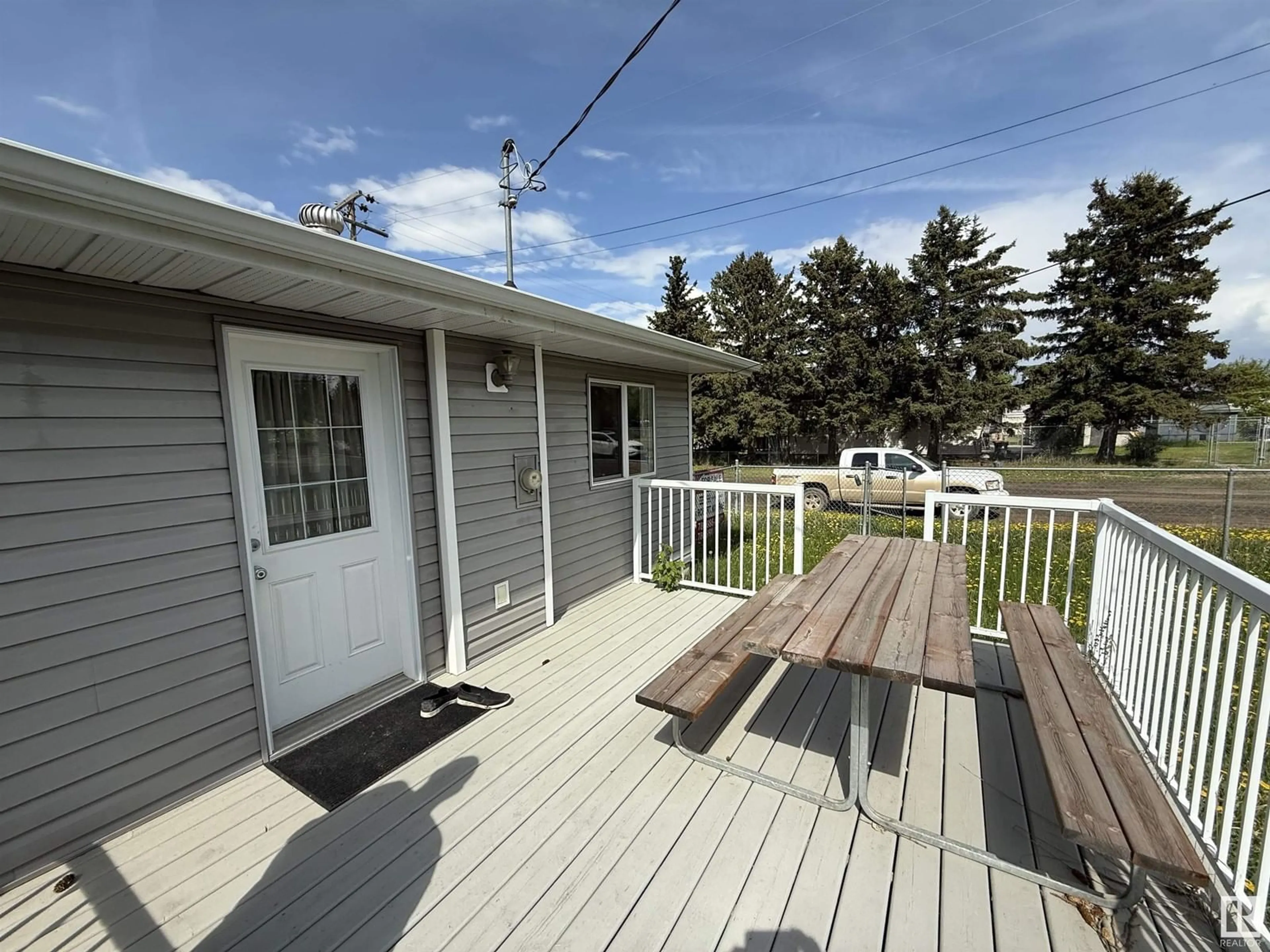 Patio, unknown for 4801 50 AVE, Thorsby Alberta T0C2P0