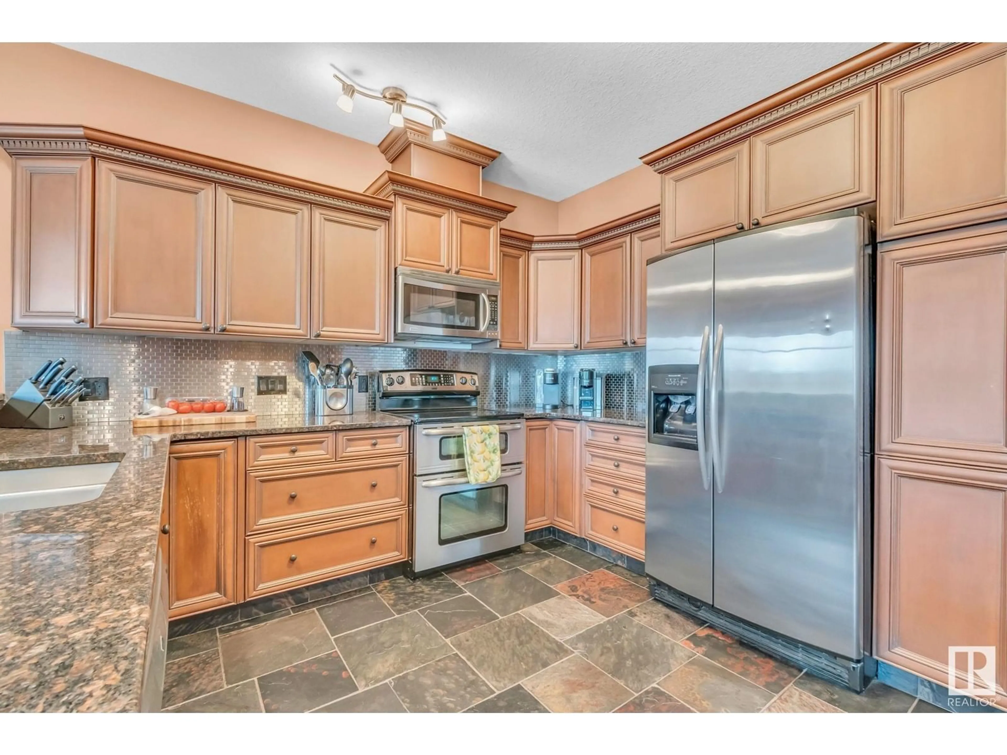 Unknown for 8069 166A AV, Edmonton Alberta T5Z3W1