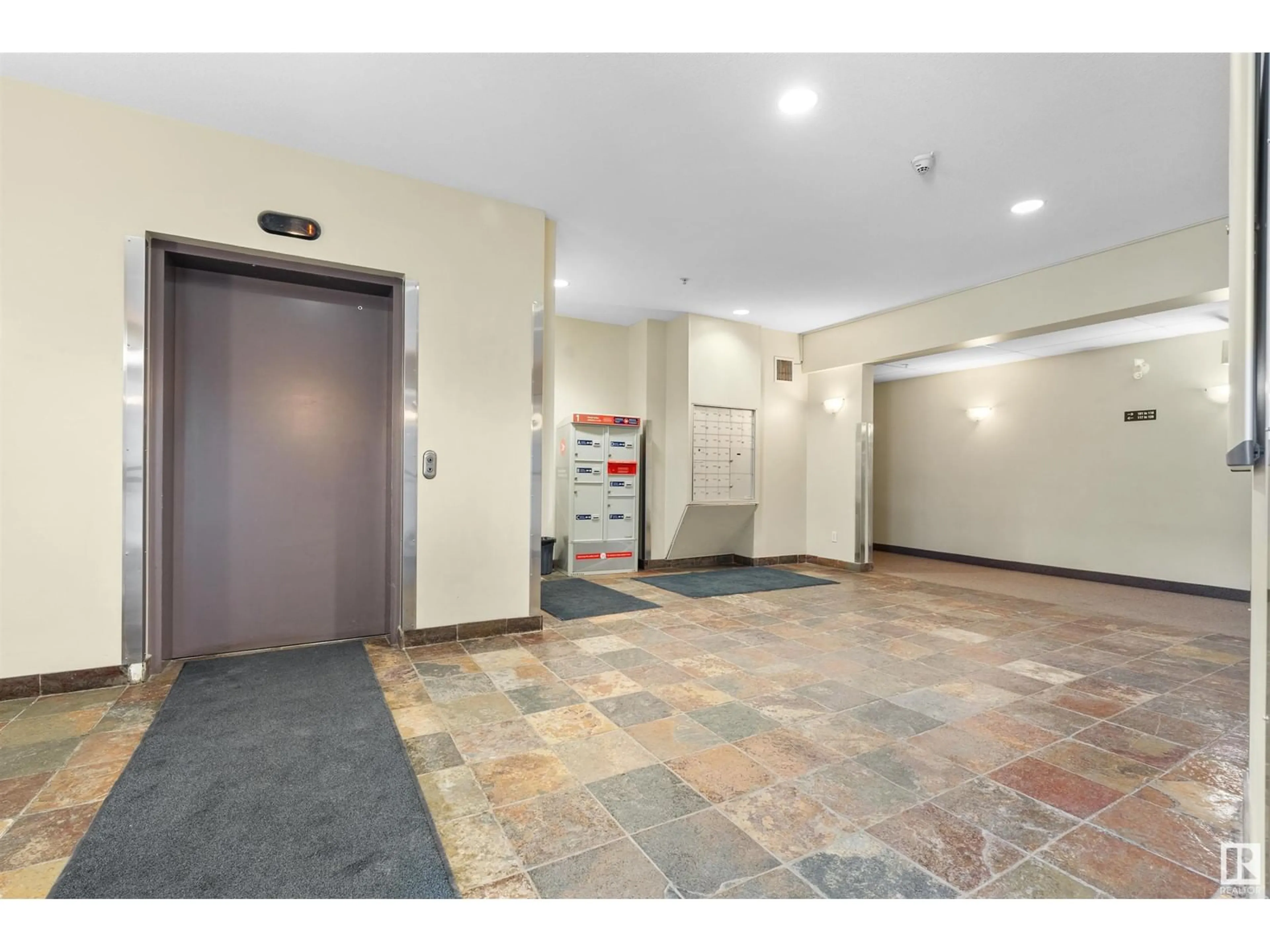 Indoor foyer for 4304 - 225 139 AV, Edmonton Alberta T5Y0H6