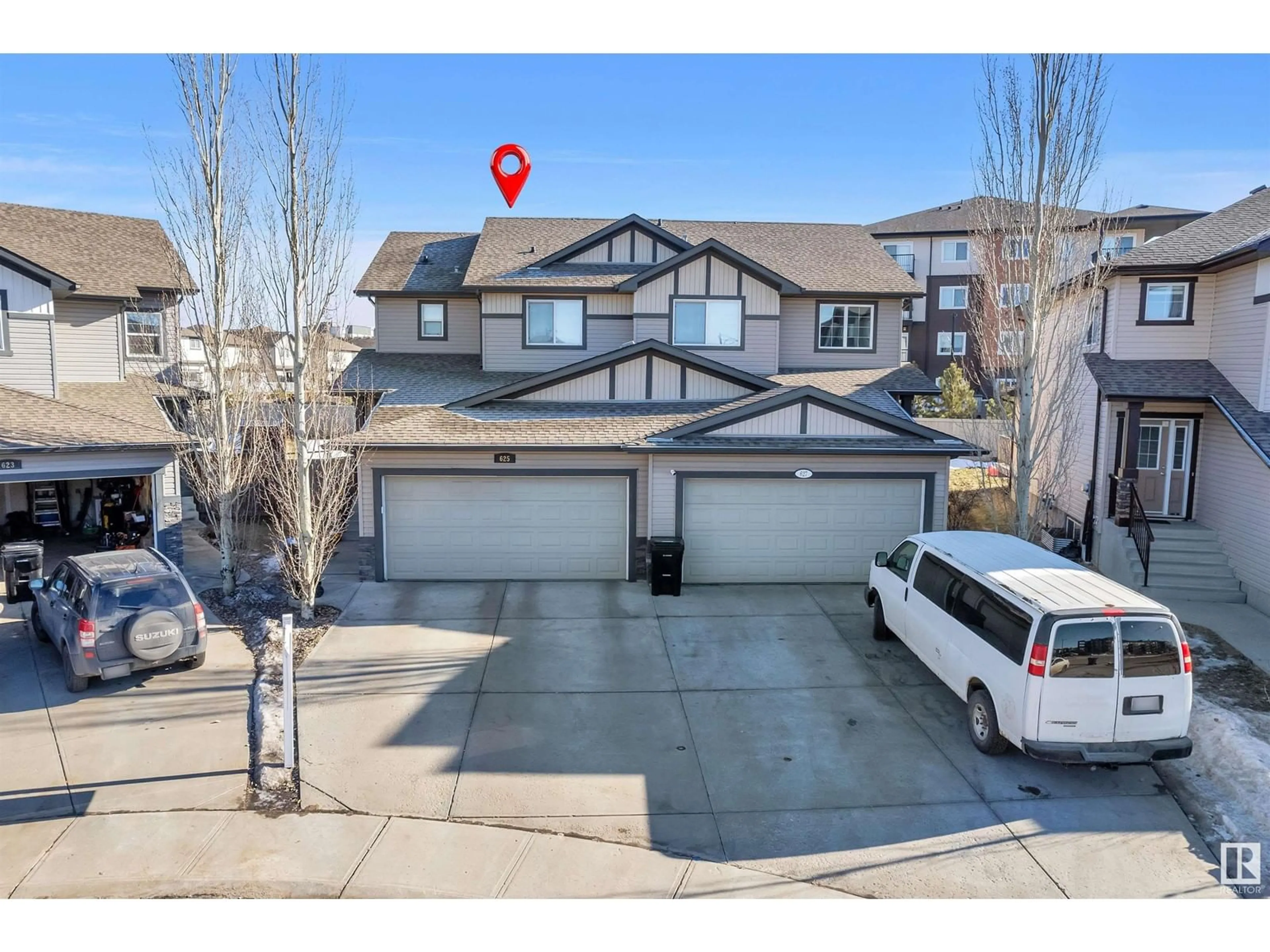 A pic from outside/outdoor area/front of a property/back of a property/a pic from drone, street for SW SW - 625 56 ST, Edmonton Alberta T6X1S1