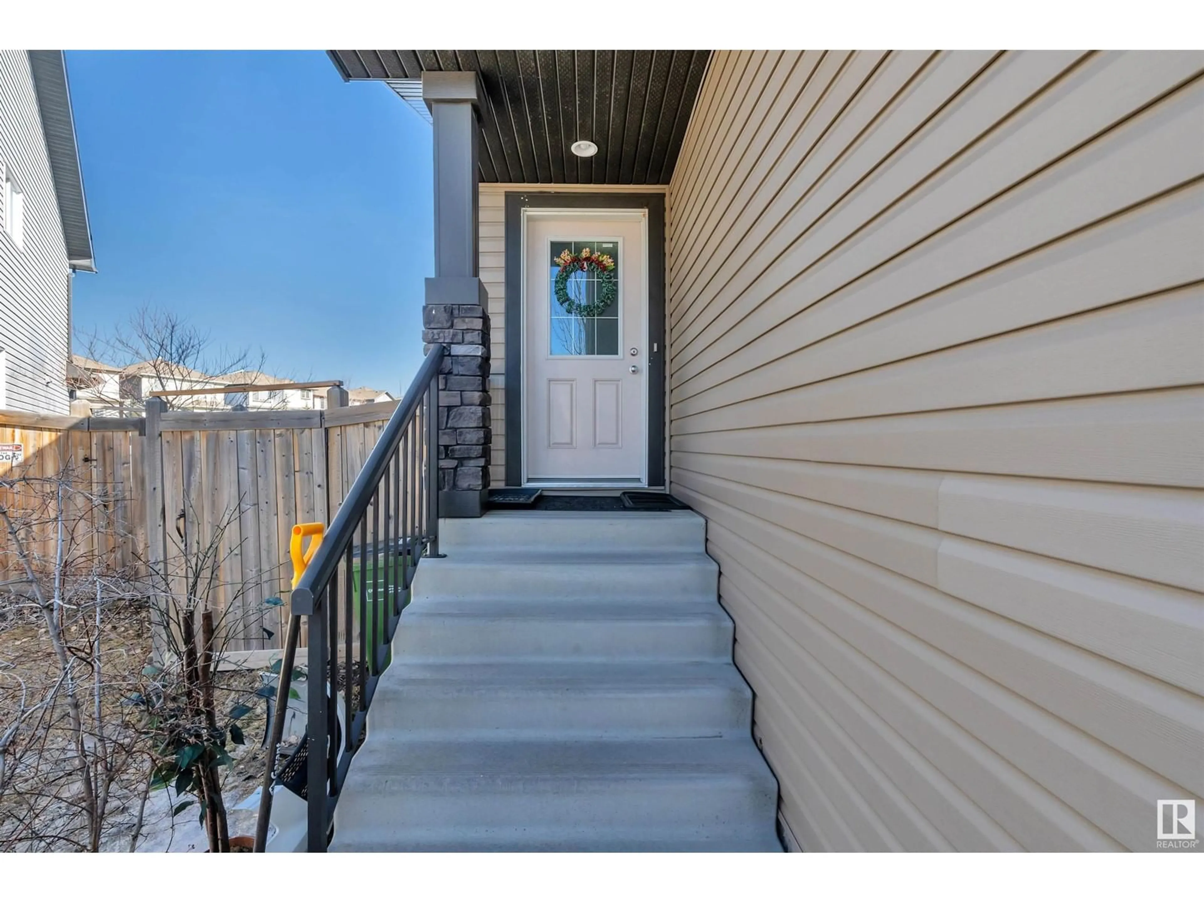 Indoor entryway for SW SW - 625 56 ST, Edmonton Alberta T6X1S1