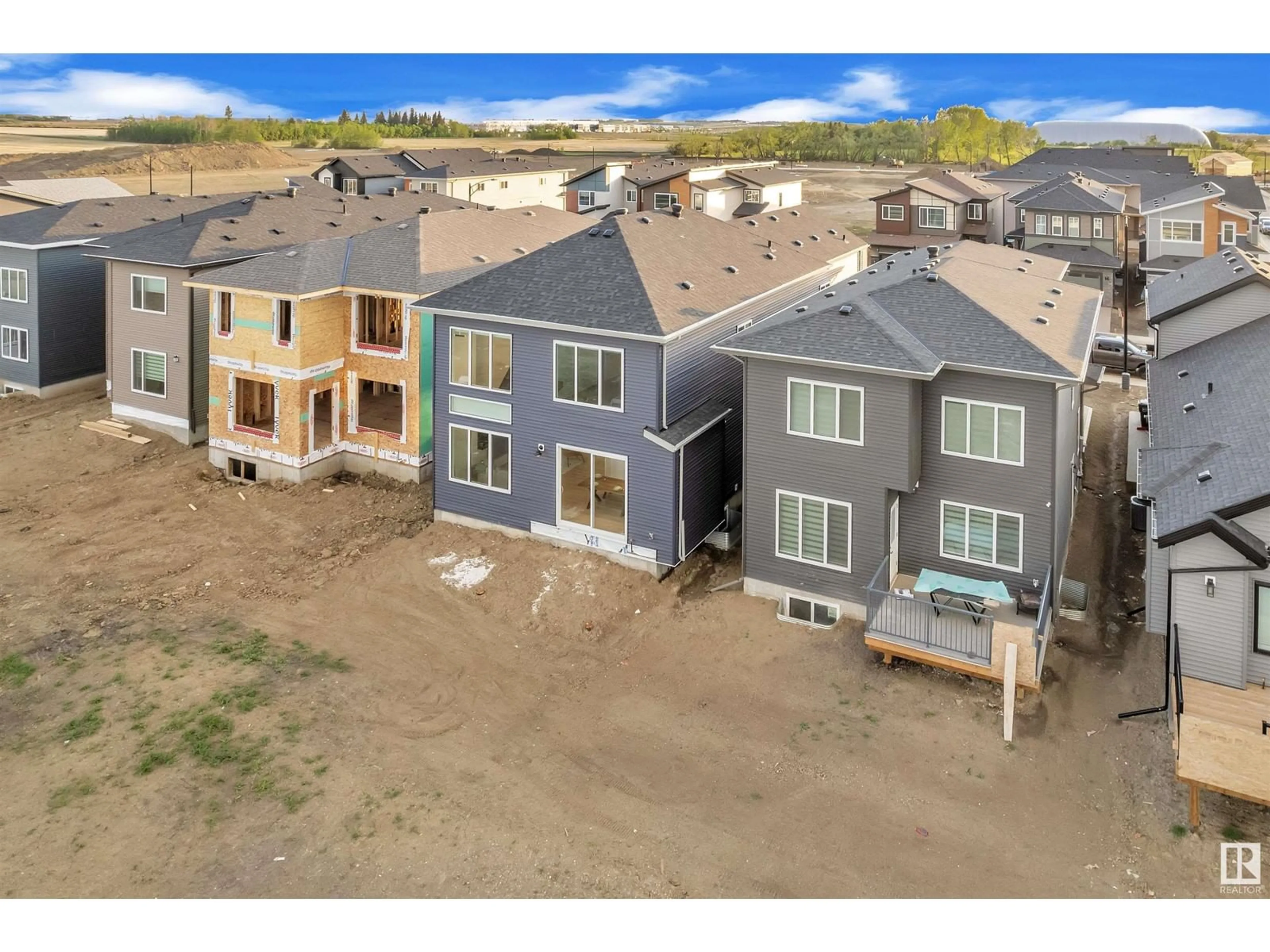 A pic from outside/outdoor area/front of a property/back of a property/a pic from drone, unknown for SW SW - 8907 MAYDAY WY, Edmonton Alberta T6X3E6