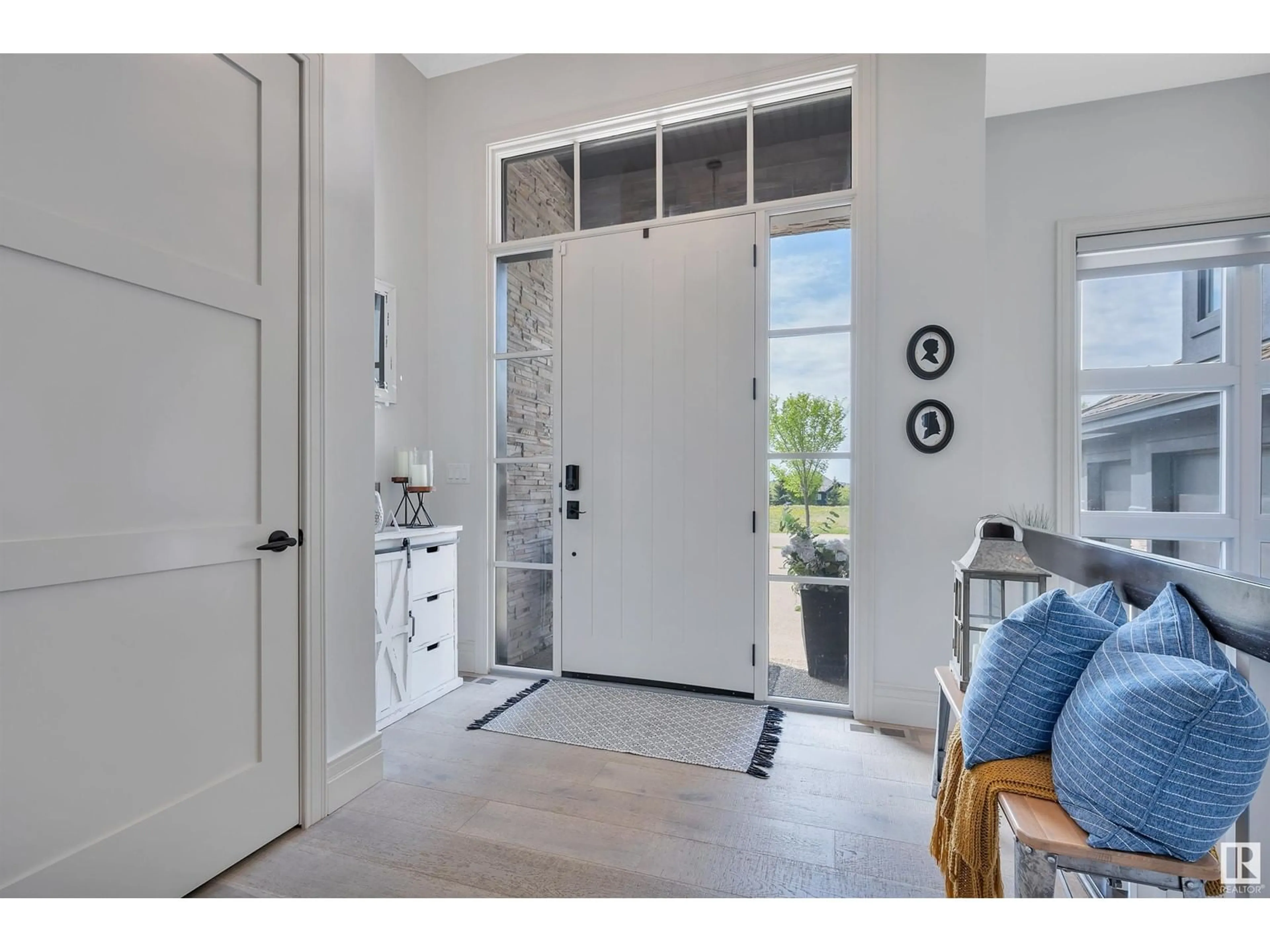 Indoor entryway for 111 PNNACLE TC, Rural Sturgeon County Alberta T8T0B5