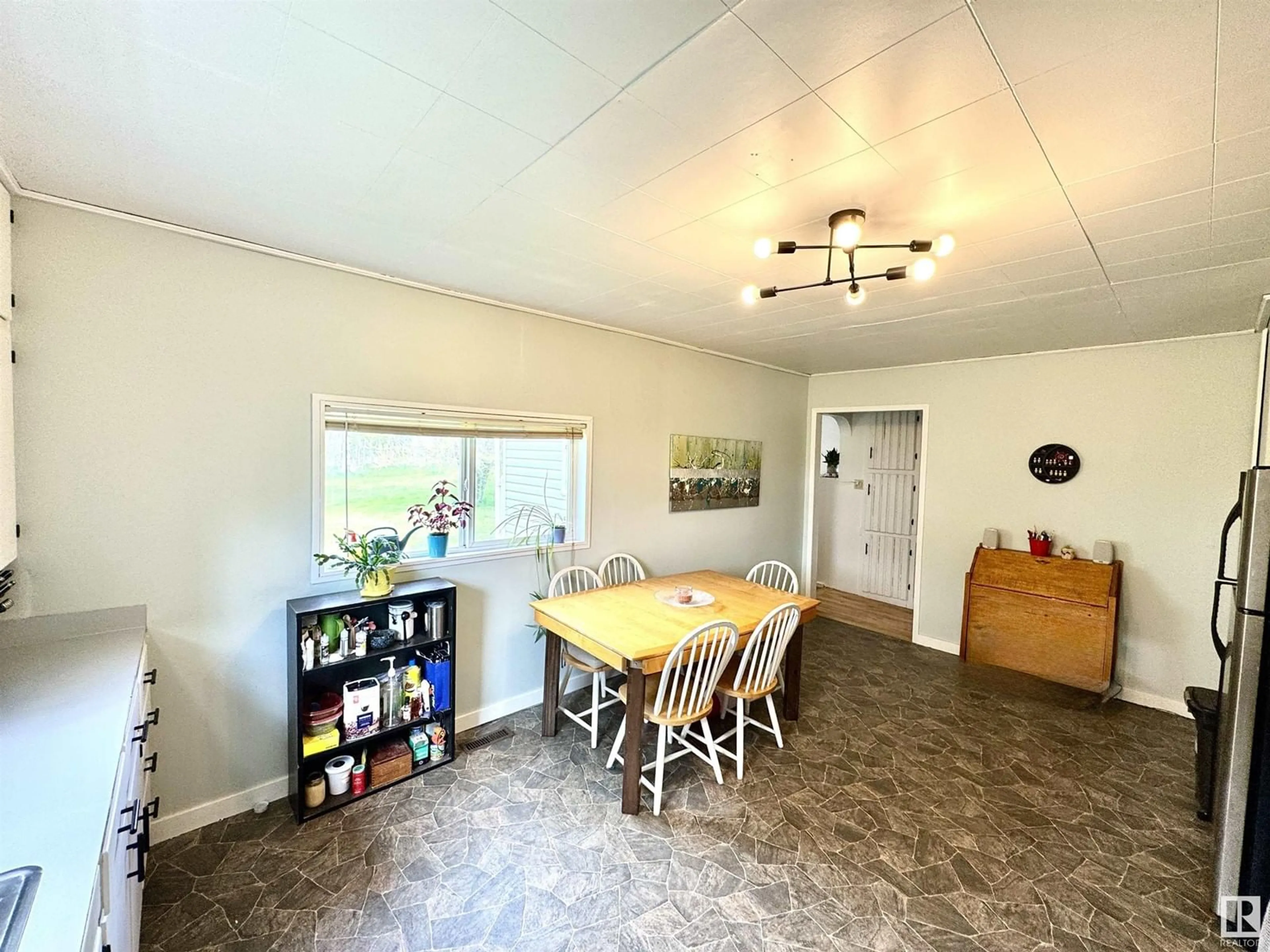 Dining room, unknown for 59423 RGE RD 141, Rural Smoky Lake County Alberta T0A3L0