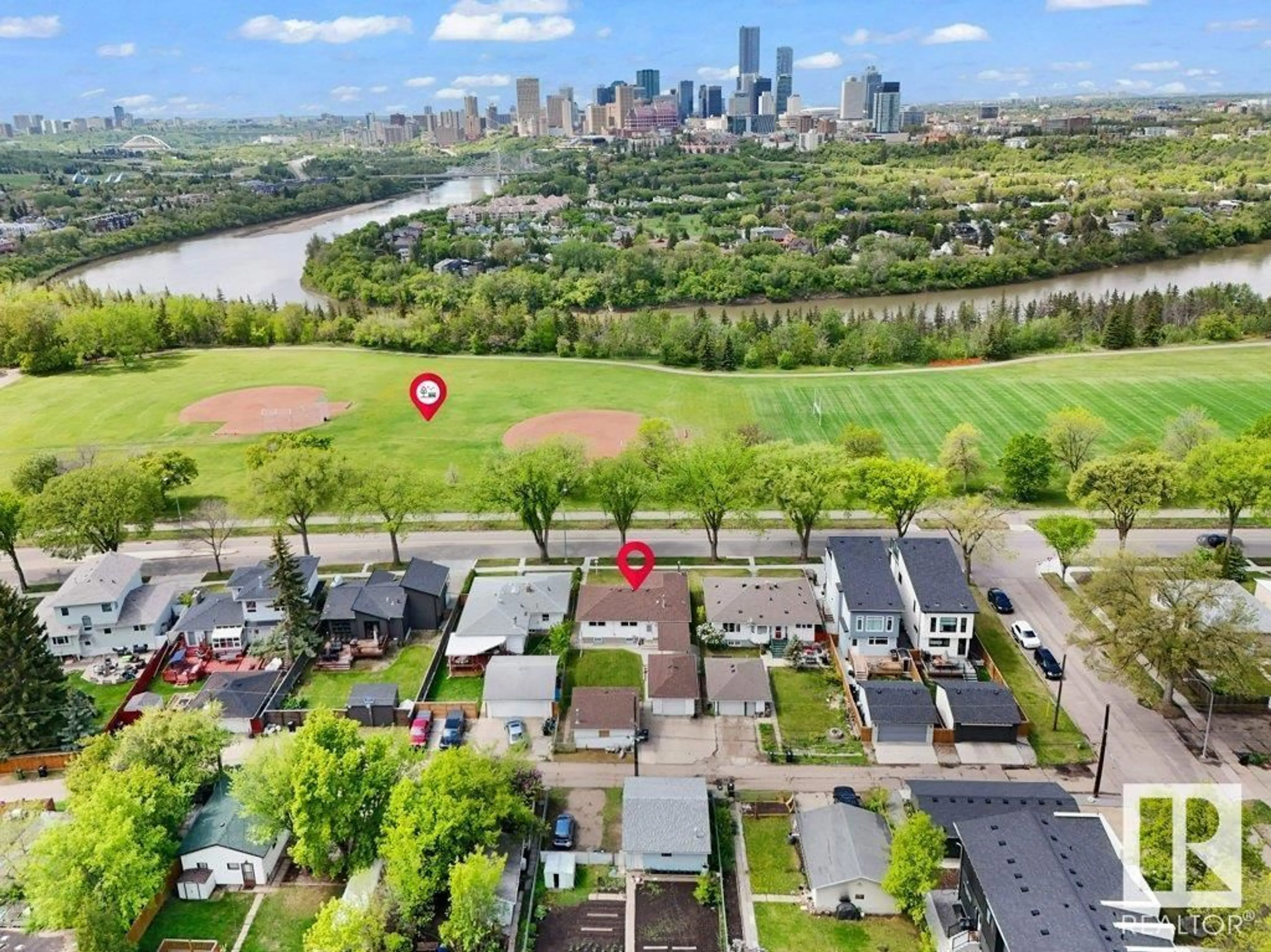 A pic from outside/outdoor area/front of a property/back of a property/a pic from drone, city buildings view from balcony for NW - 10135 84 ST, Edmonton Alberta T6A3P9
