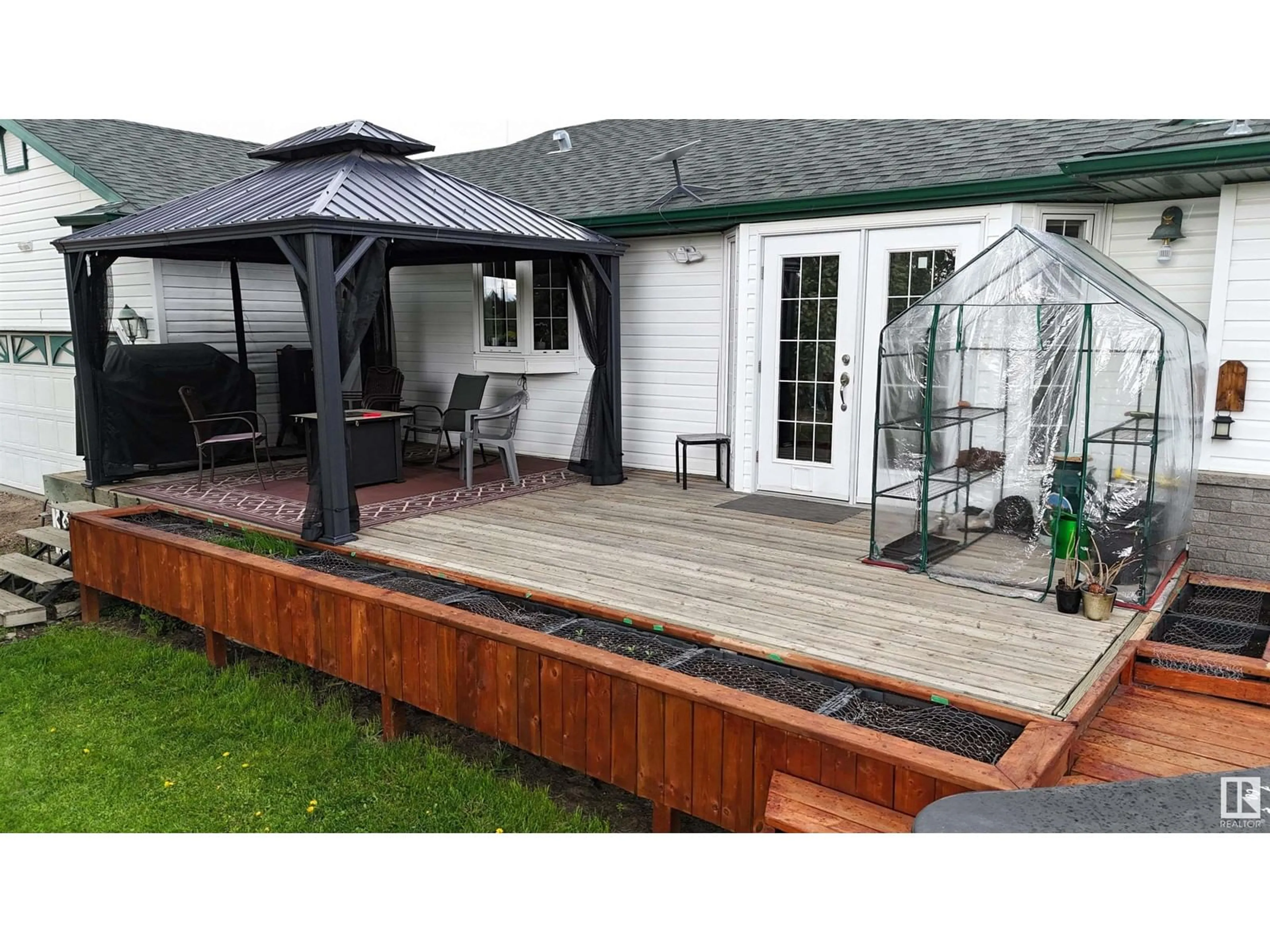 Patio, street for 125016 TWP ROAD 593 A, Rural Woodlands County Alberta T7S1N7
