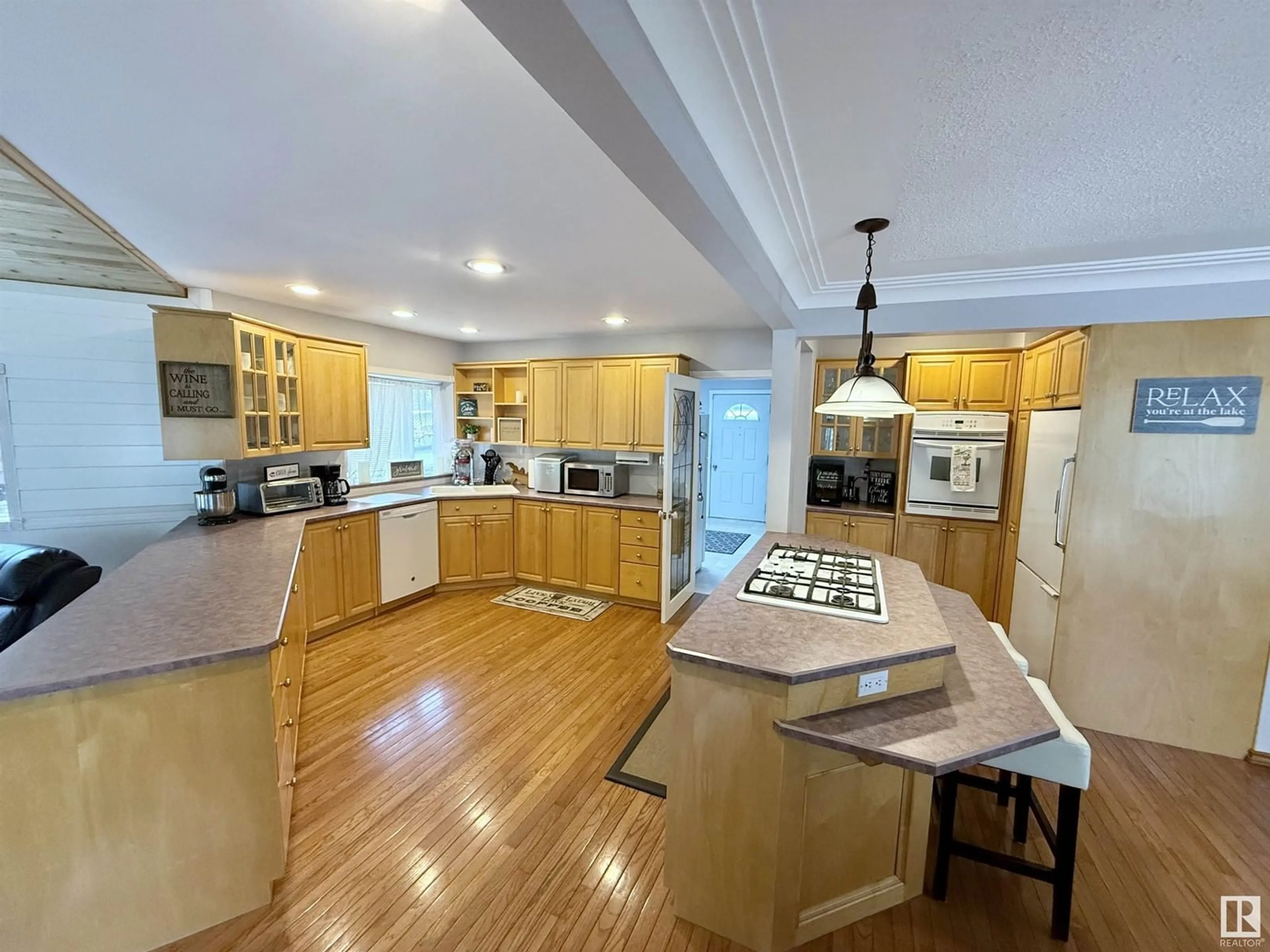 Open concept kitchen, unknown for 60501 - 316 RR 120, Rural St. Paul County Alberta T0A3E0
