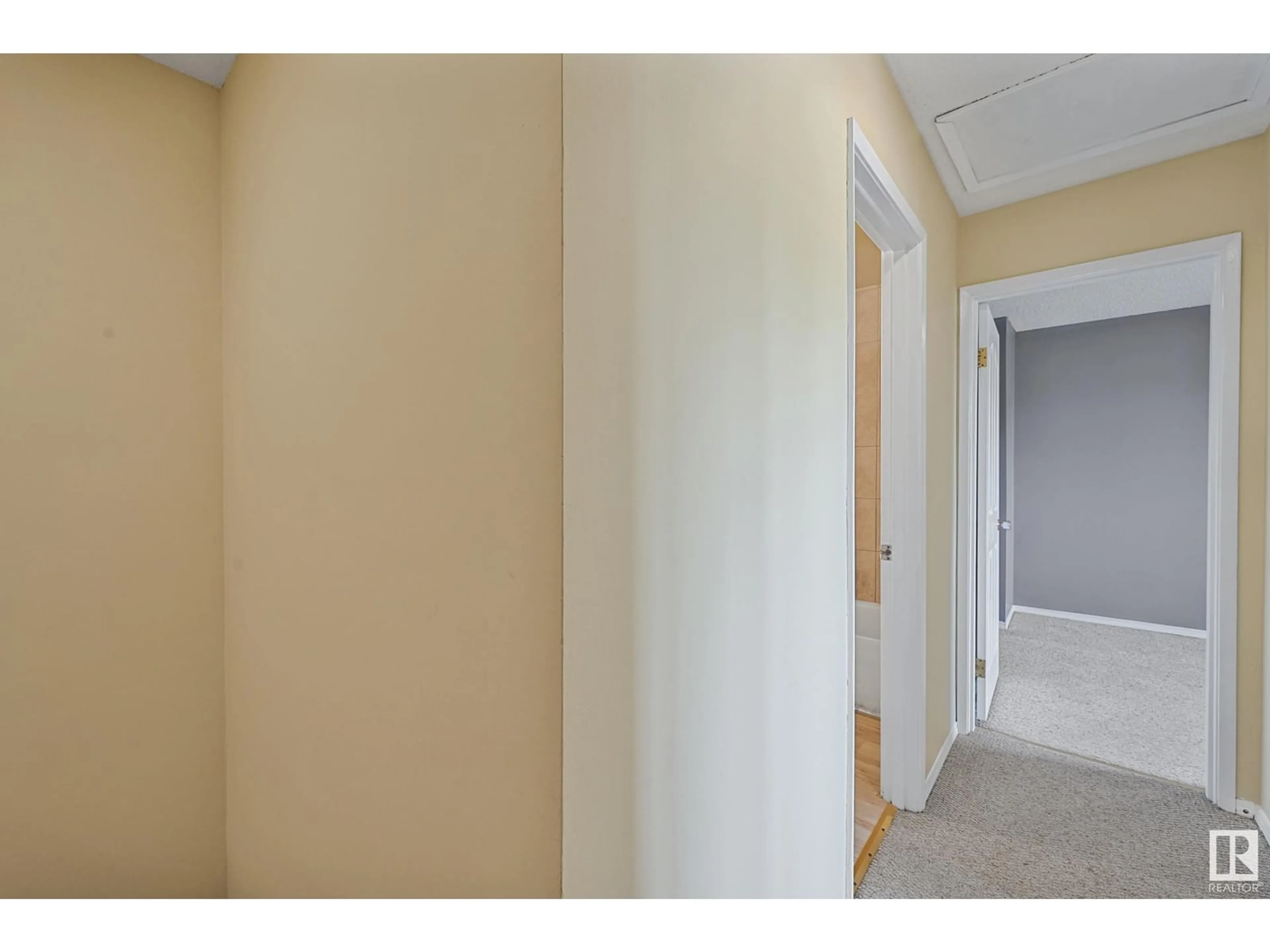 Unknown for #4 - 14105 82 ST, Edmonton Alberta T5E2V7