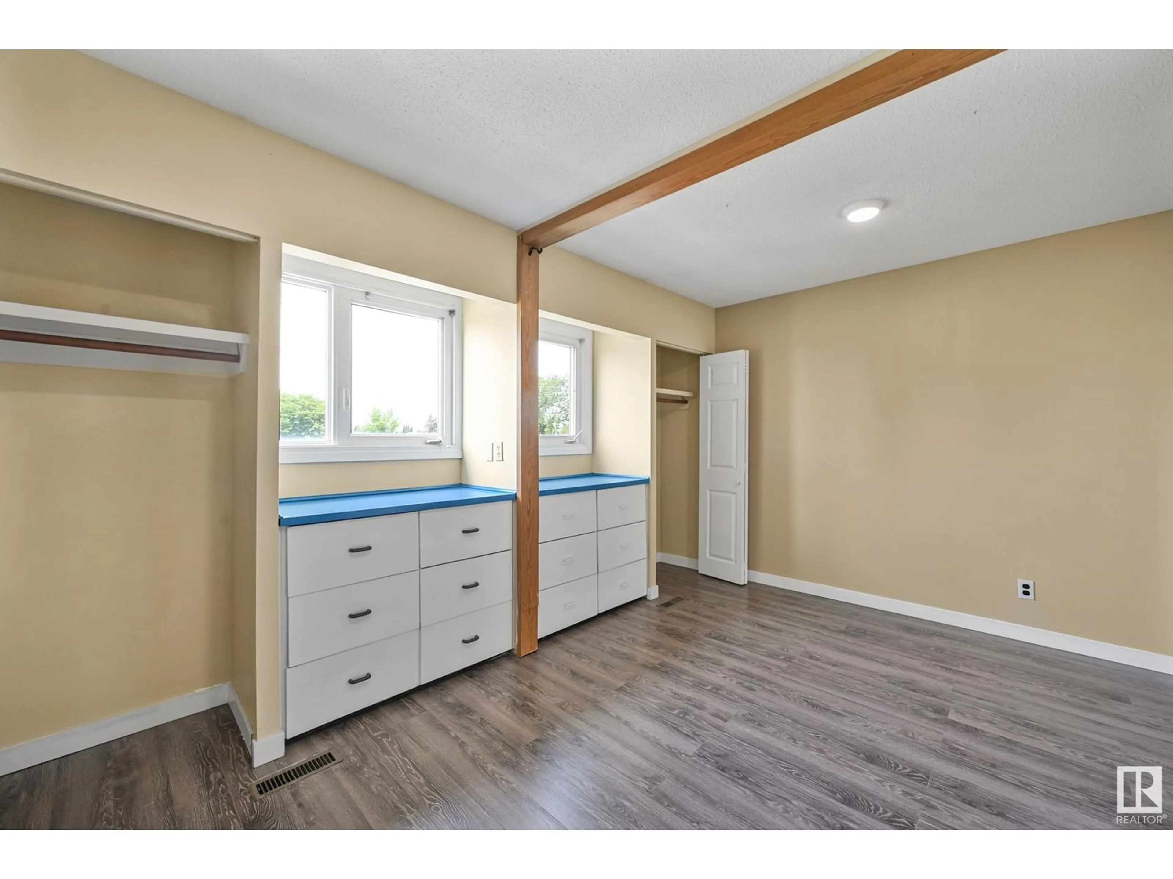 Unknown for #4 - 14105 82 ST, Edmonton Alberta T5E2V7