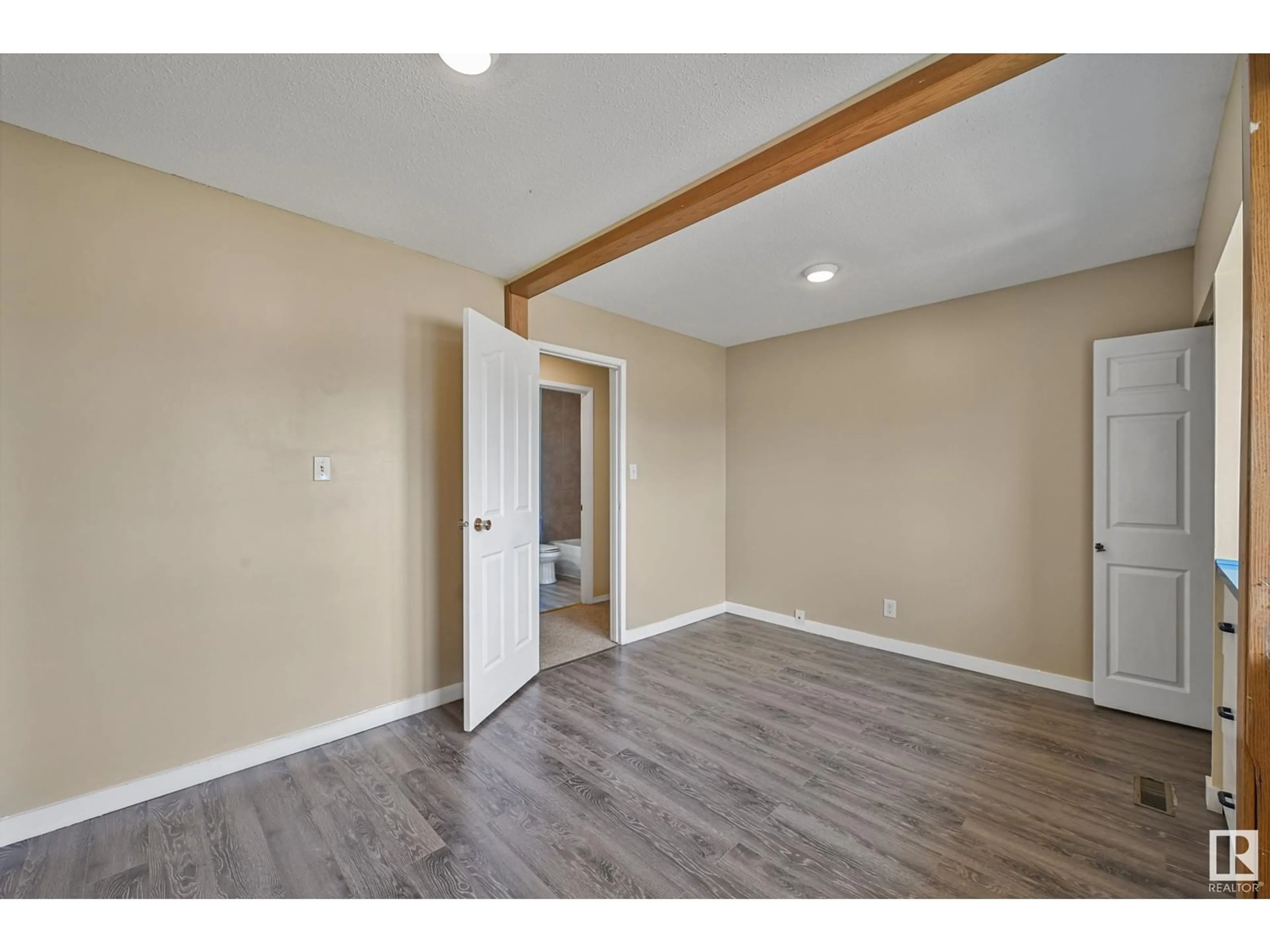A pic of a room for #4 - 14105 82 ST, Edmonton Alberta T5E2V7