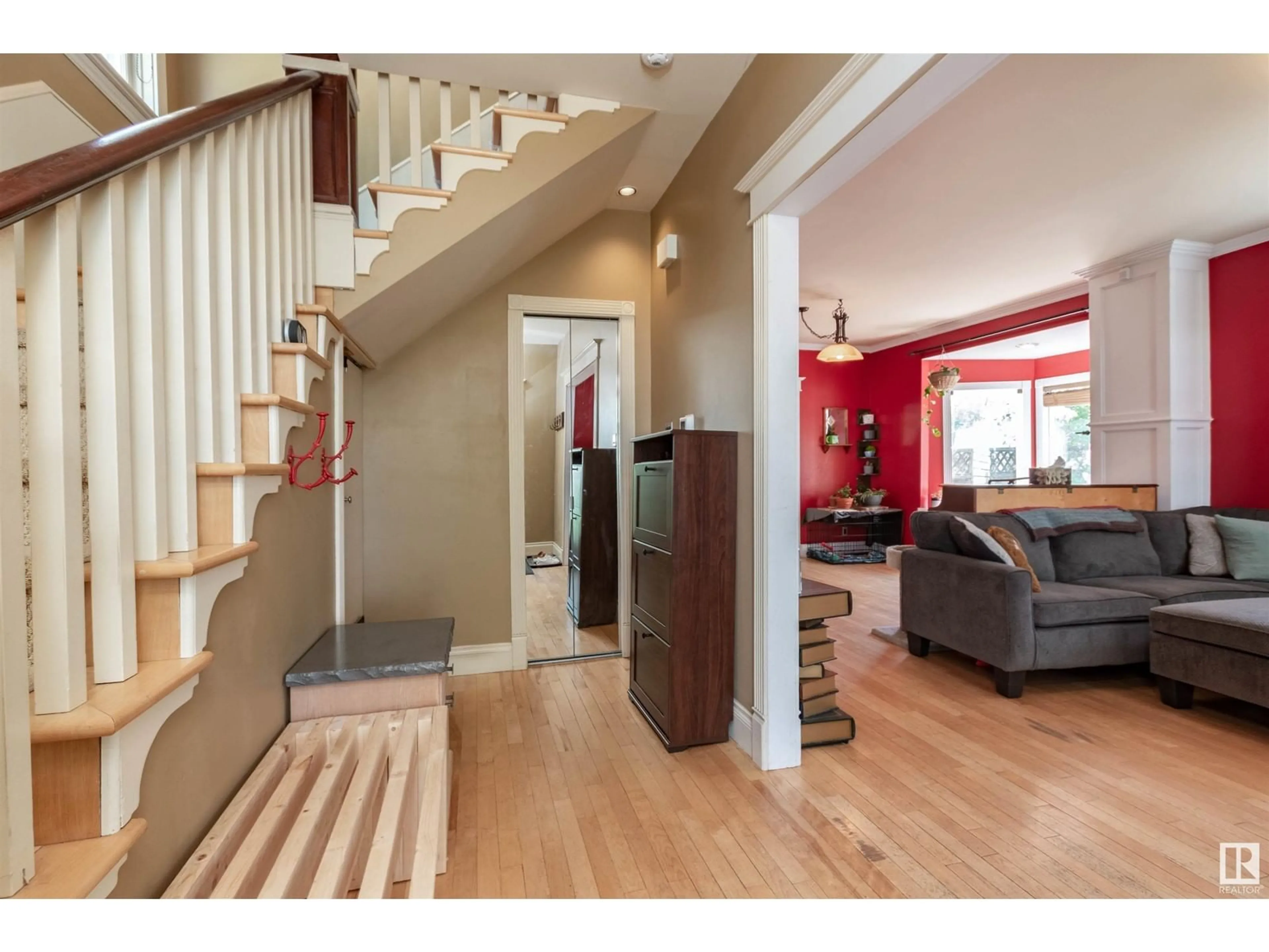 Indoor entryway for NW - 12109 45 ST, Edmonton Alberta T5W2T9