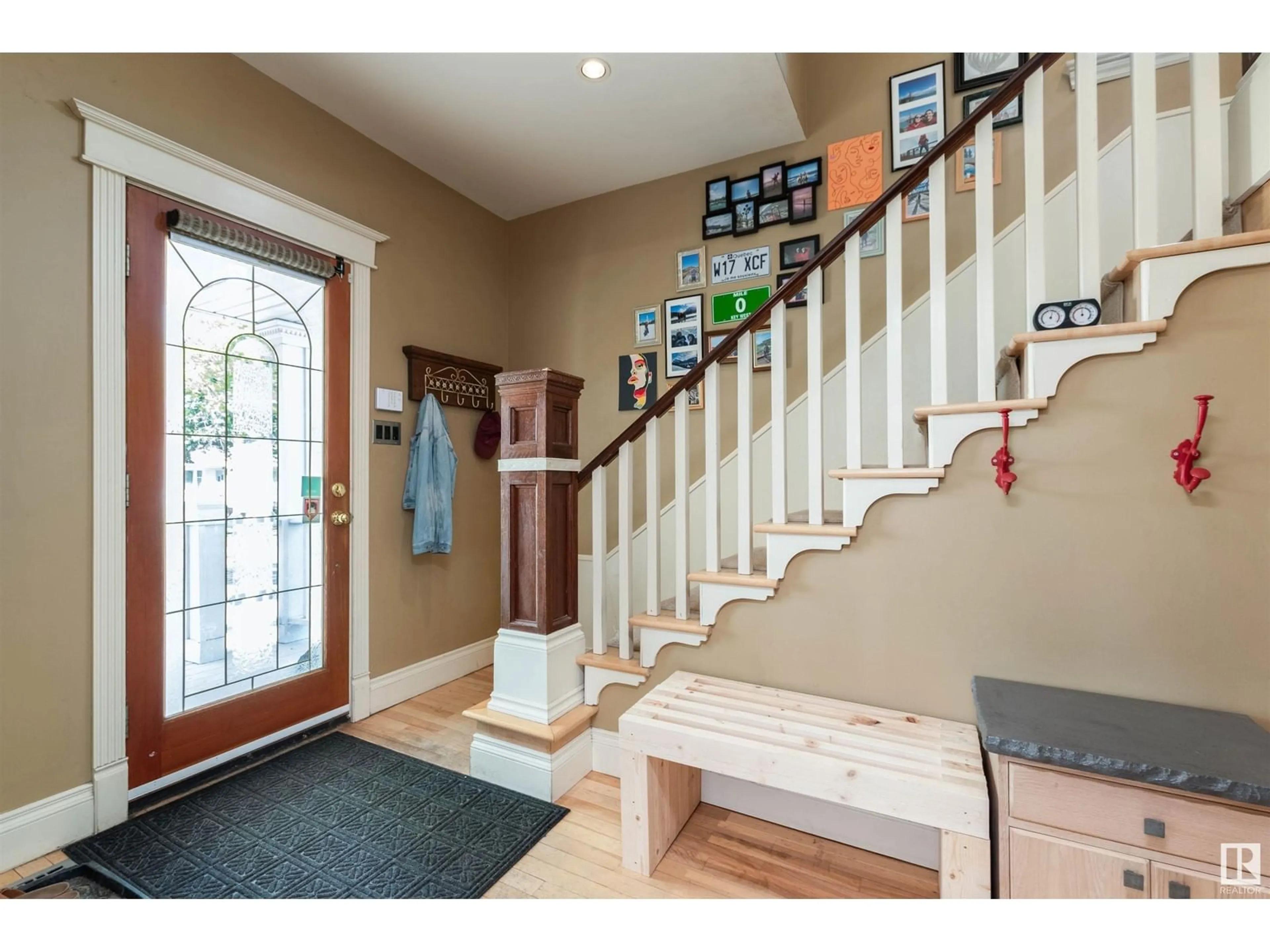 Indoor entryway for NW - 12109 45 ST, Edmonton Alberta T5W2T9