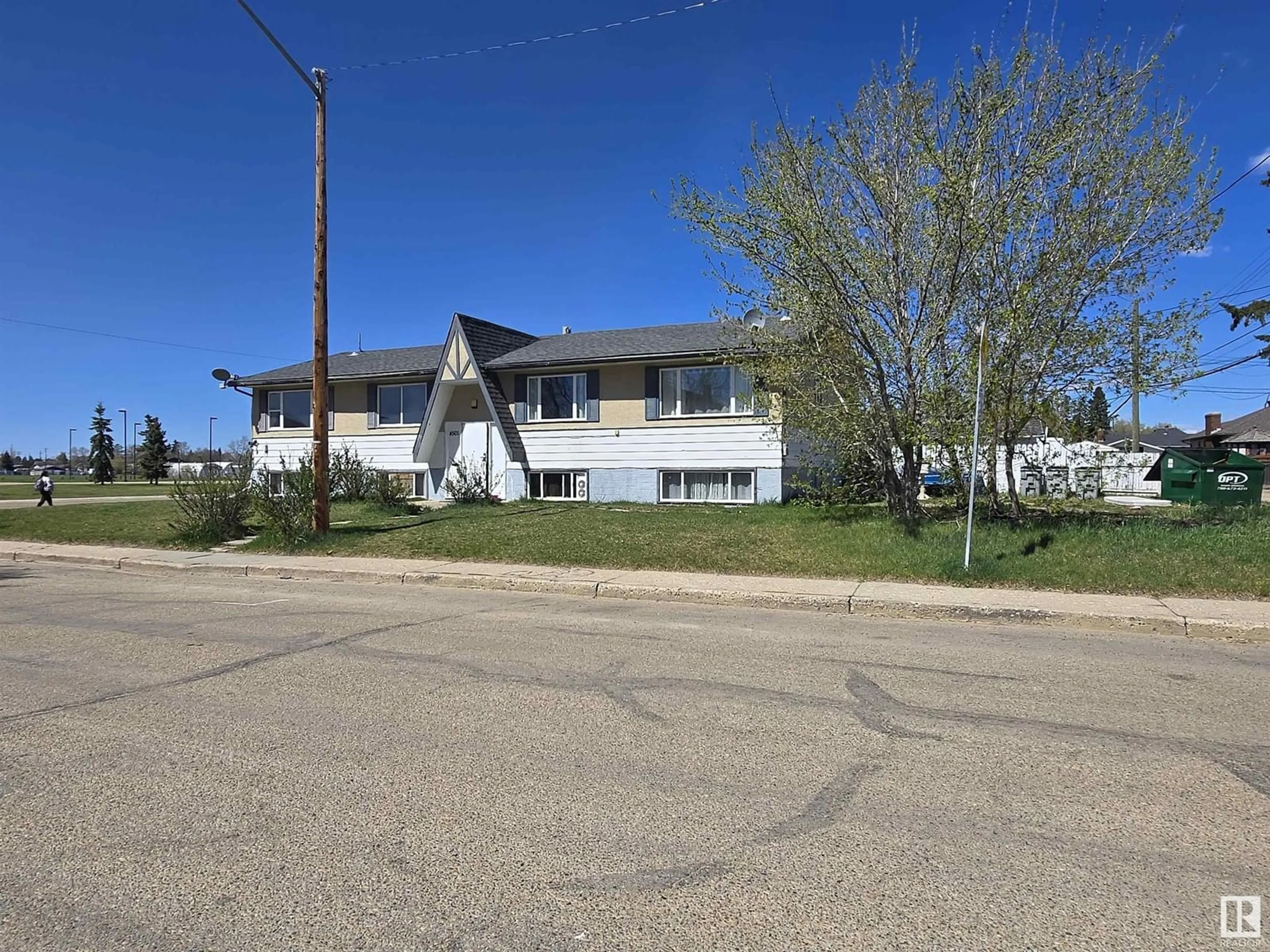 Unknown for 4501 47 ST, Wetaskiwin Alberta T9A1C3