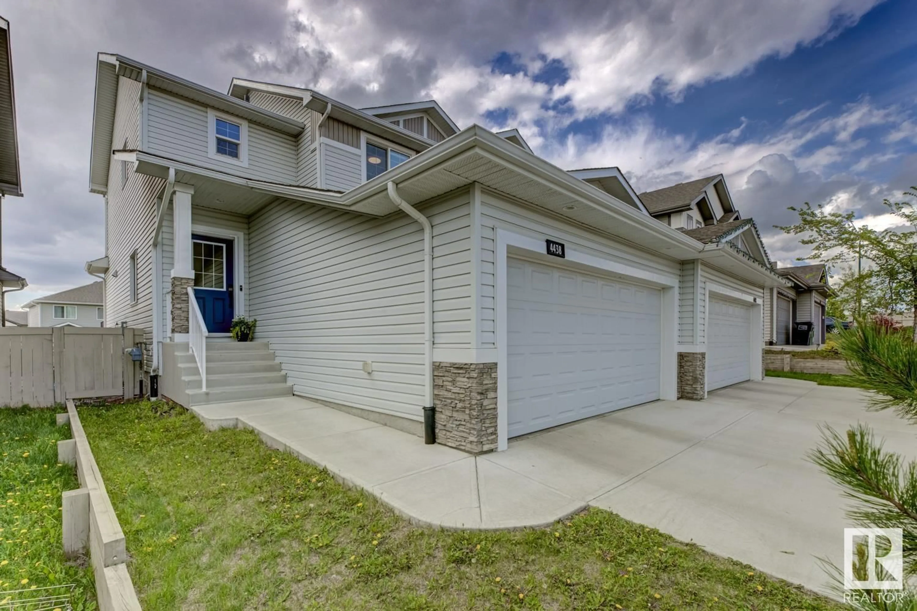 A pic from outside/outdoor area/front of a property/back of a property/a pic from drone, street for NW - 4438 5A ST, Edmonton Alberta T6T0Z8